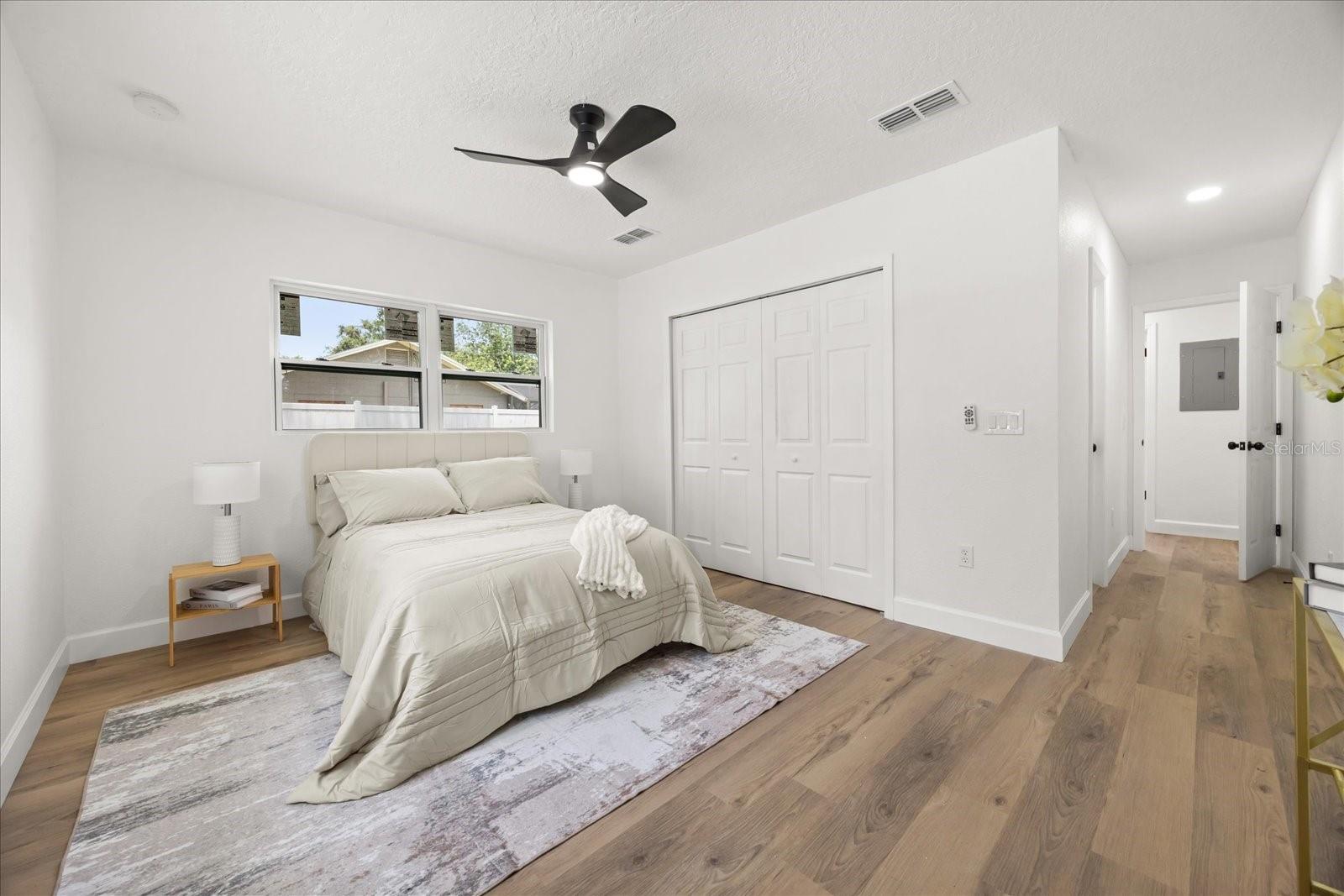 Image 17 of 28 For 2089 Sunderland Road