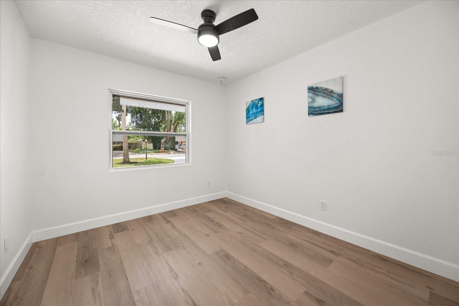 Image 21 of 28 For 2089 Sunderland Road