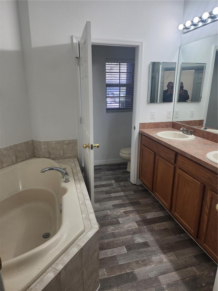 Image 21 of 27 For 1004 Travertine Terrace