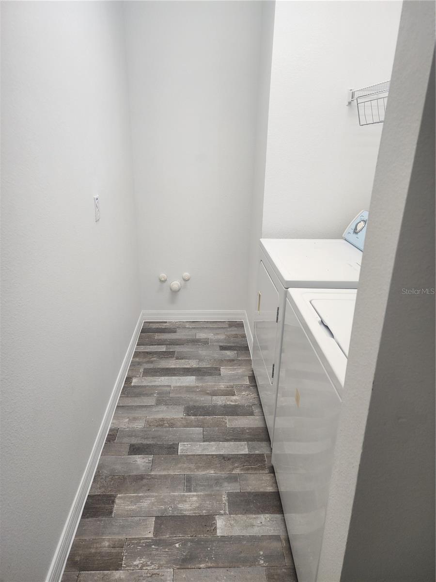 Image 23 of 27 For 1004 Travertine Terrace