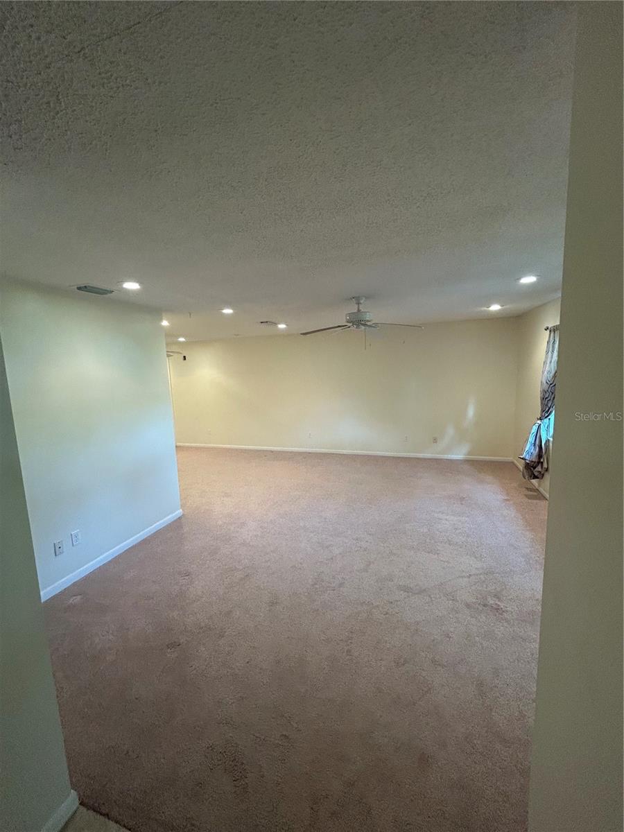 Image 11 of 50 For 9504 Cluster Avenue