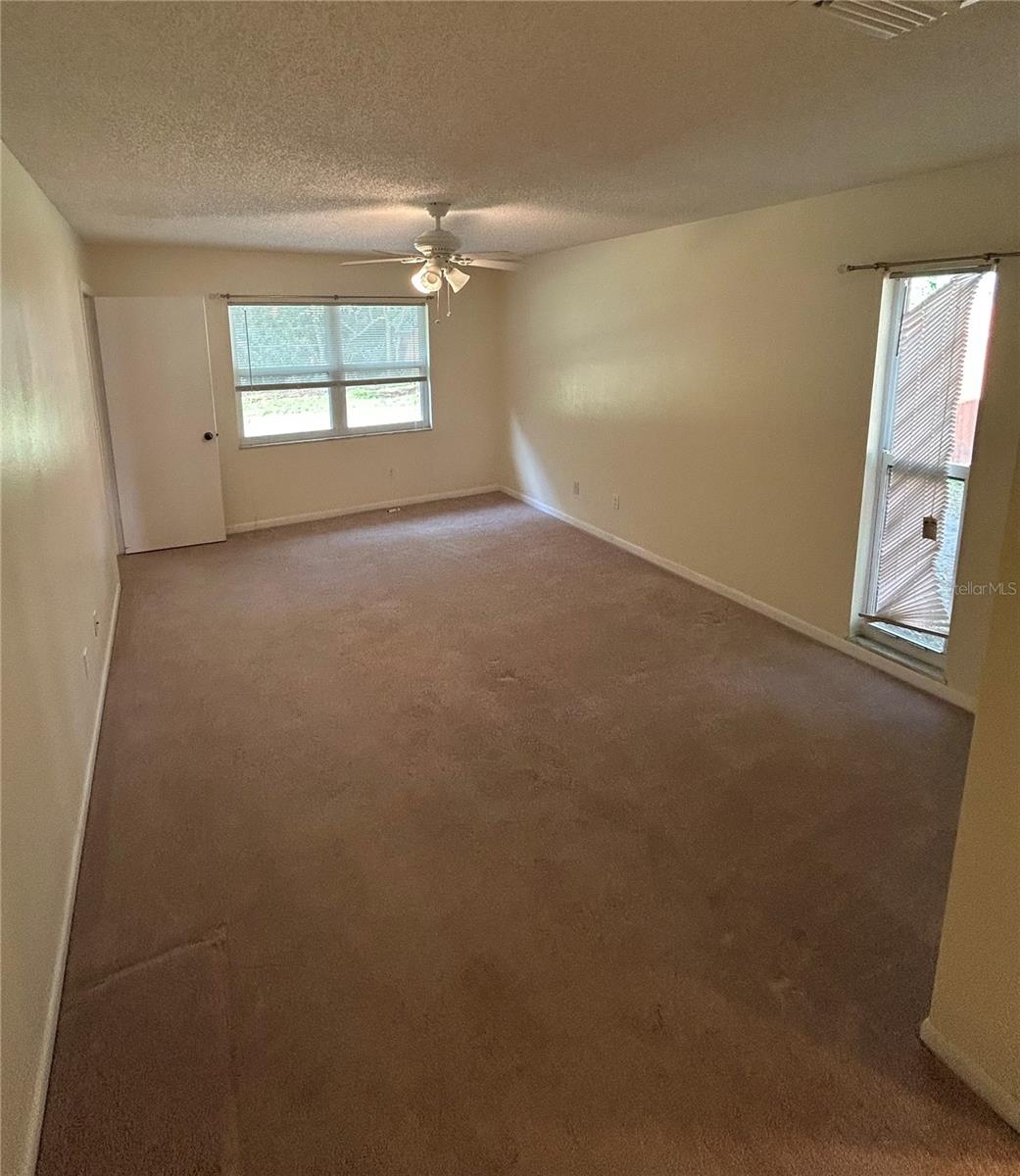 Image 12 of 50 For 9504 Cluster Avenue