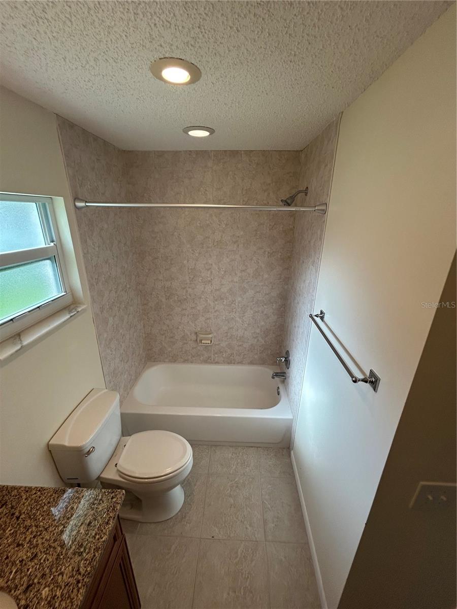 Image 17 of 50 For 9504 Cluster Avenue