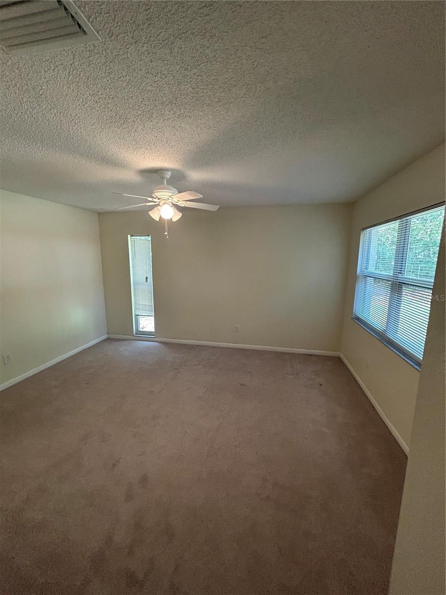 Image 23 of 50 For 9504 Cluster Avenue