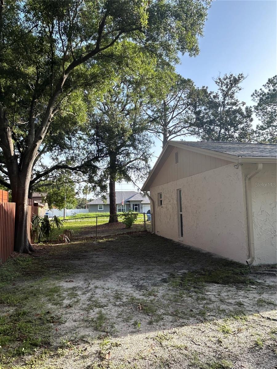 Image 36 of 50 For 9504 Cluster Avenue