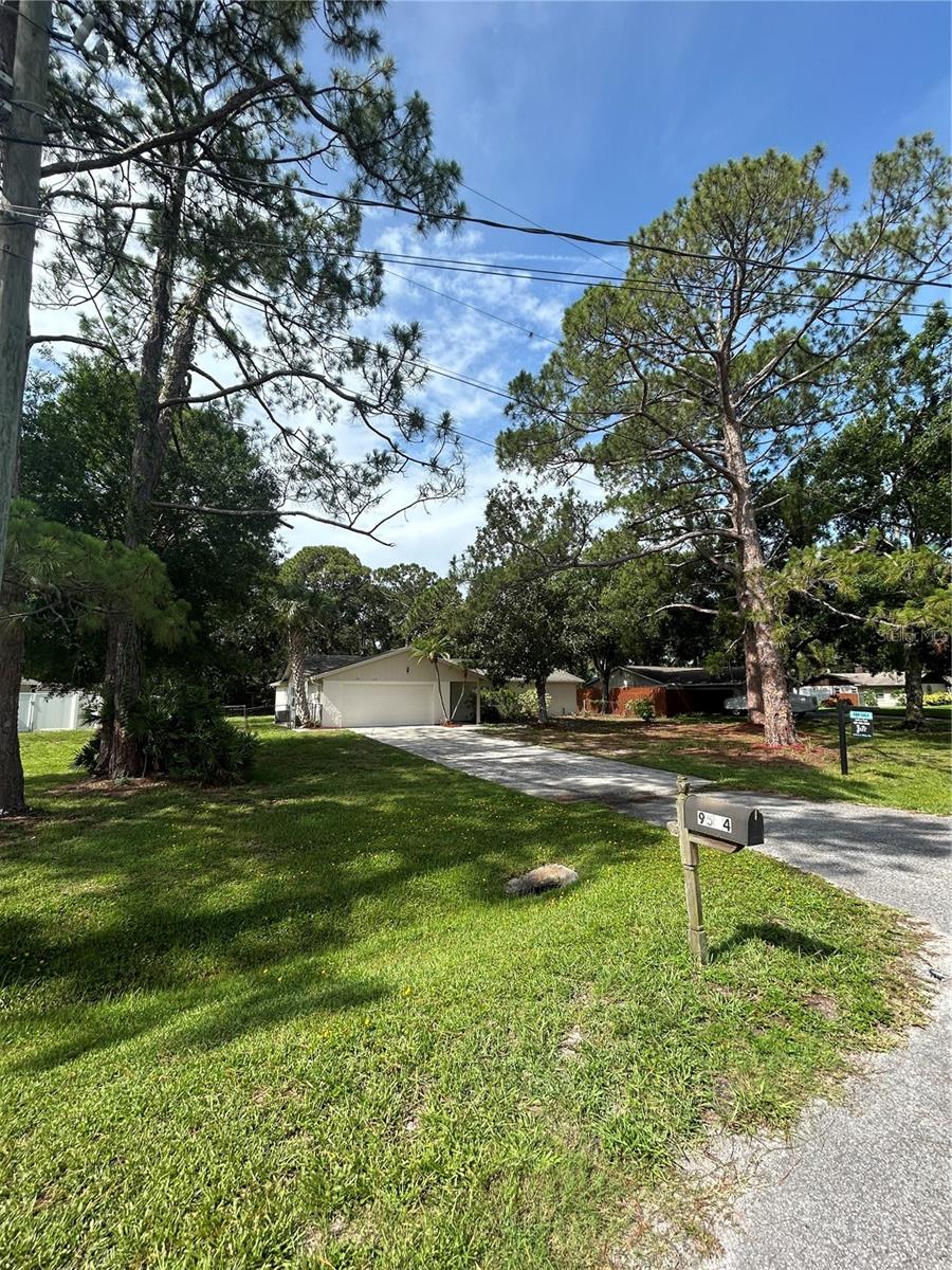 Image 38 of 50 For 9504 Cluster Avenue