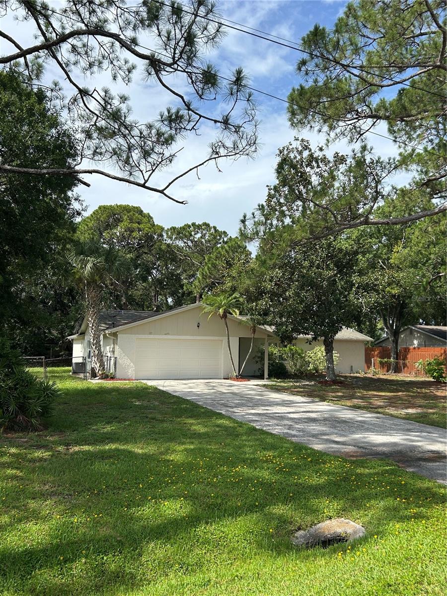 Image 39 of 50 For 9504 Cluster Avenue