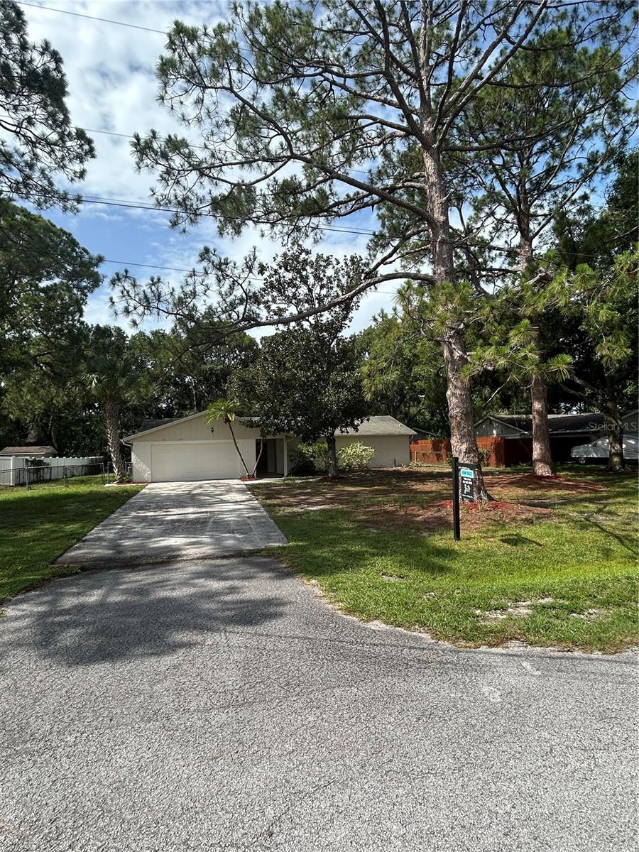 Image 40 of 50 For 9504 Cluster Avenue
