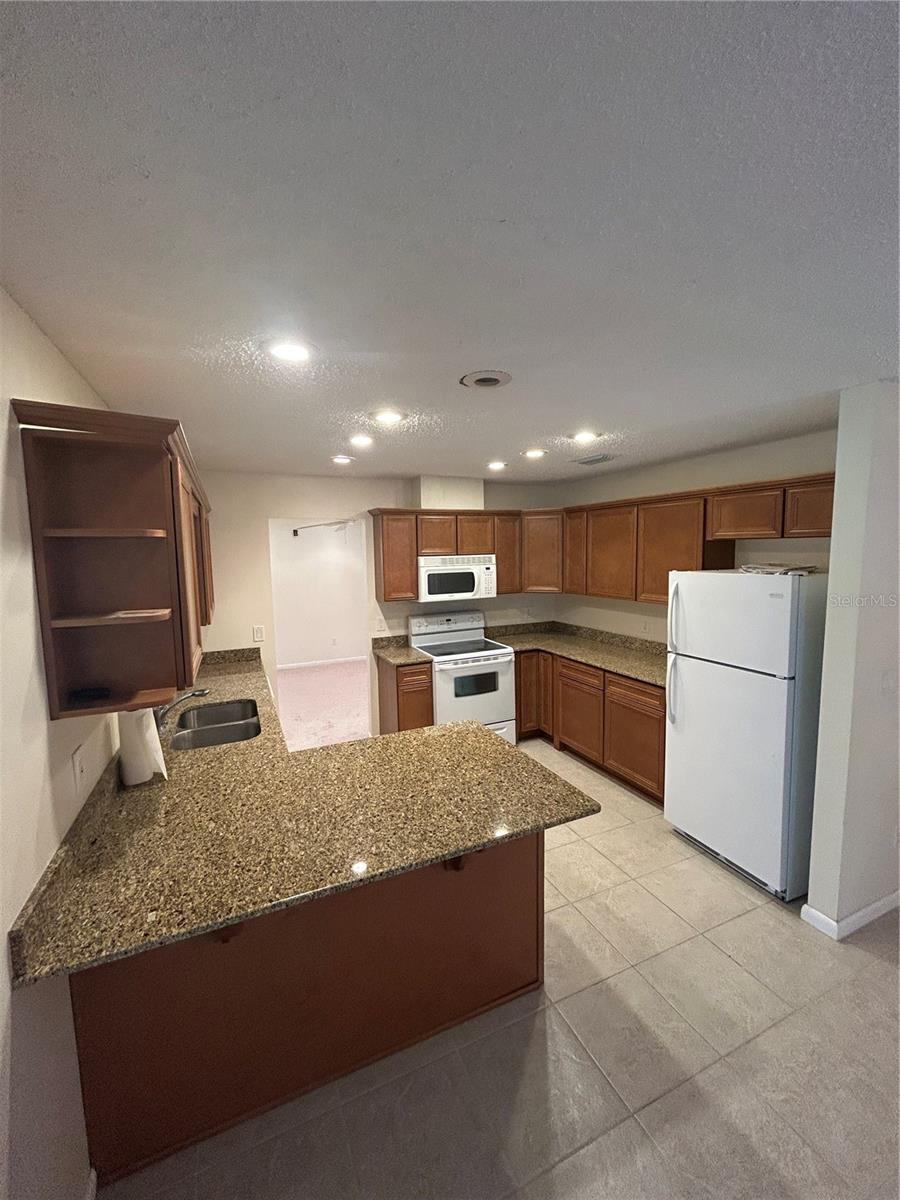 Image 8 of 50 For 9504 Cluster Avenue