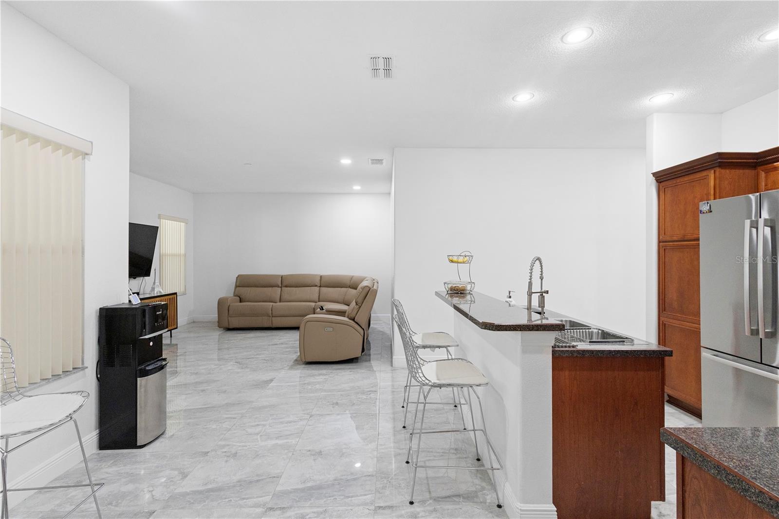 Image 4 of 26 For 686 Cotulla Drive