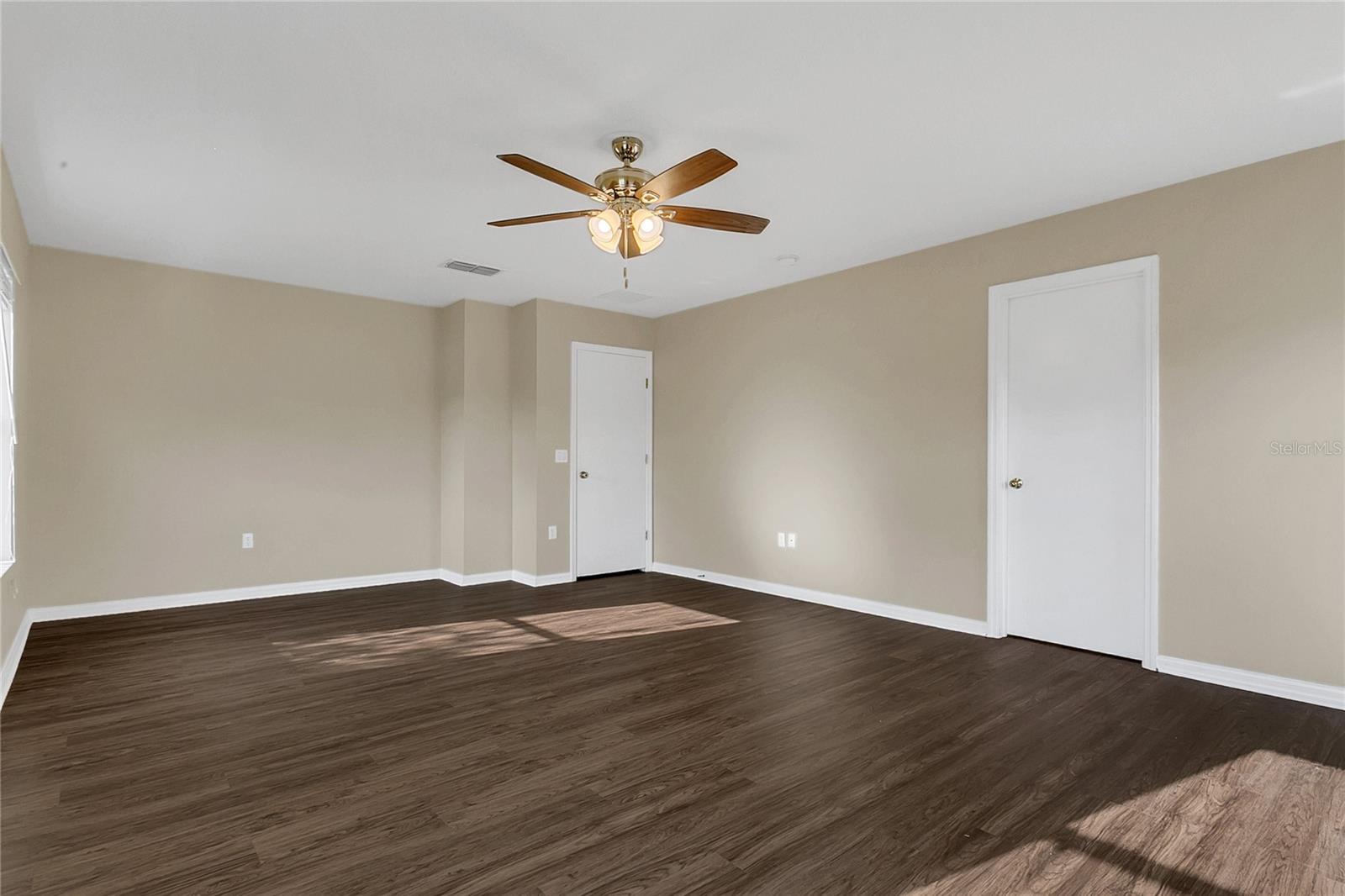 Image 10 of 34 For 1612 Redfin Drive