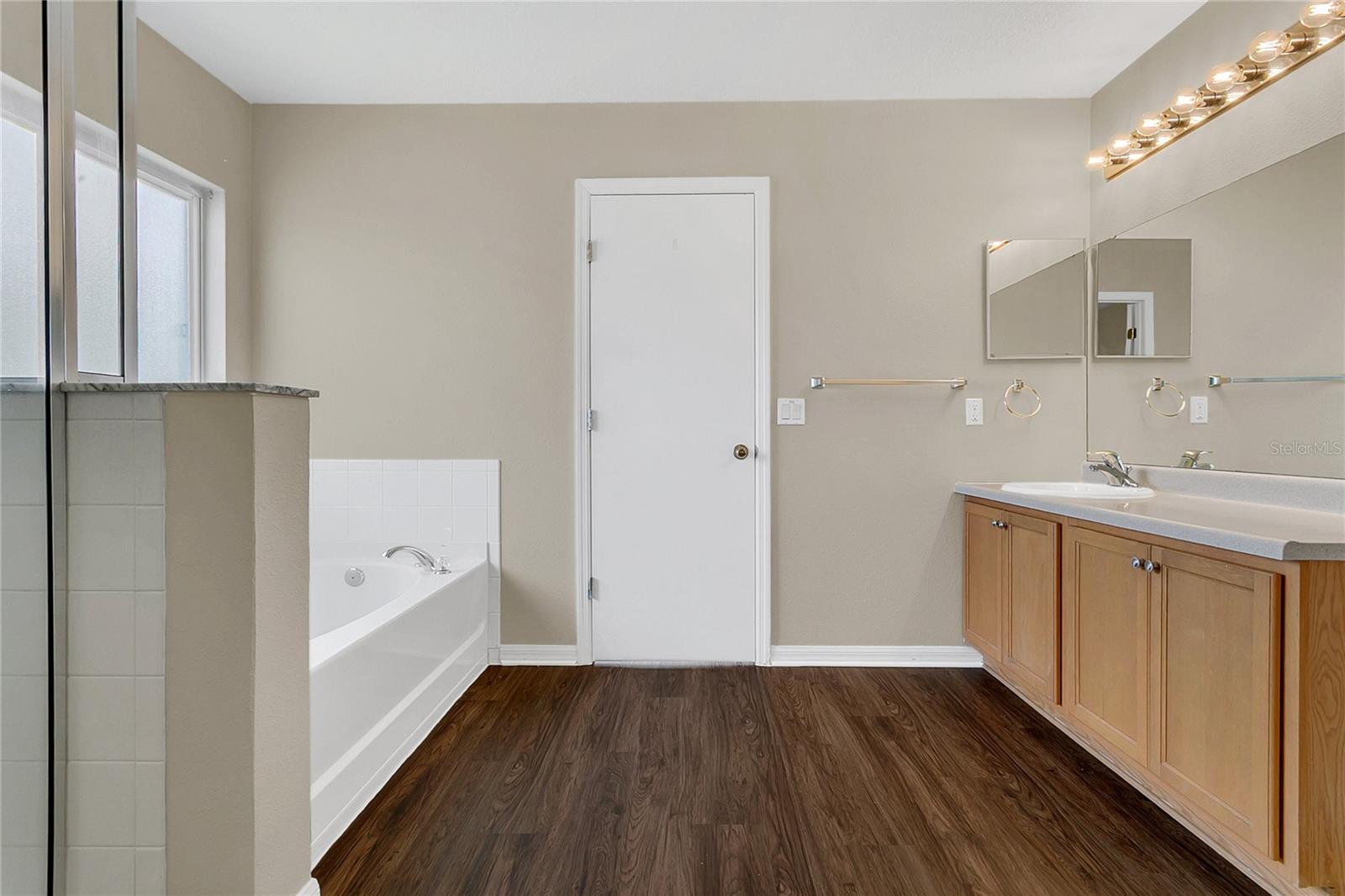 Image 13 of 34 For 1612 Redfin Drive