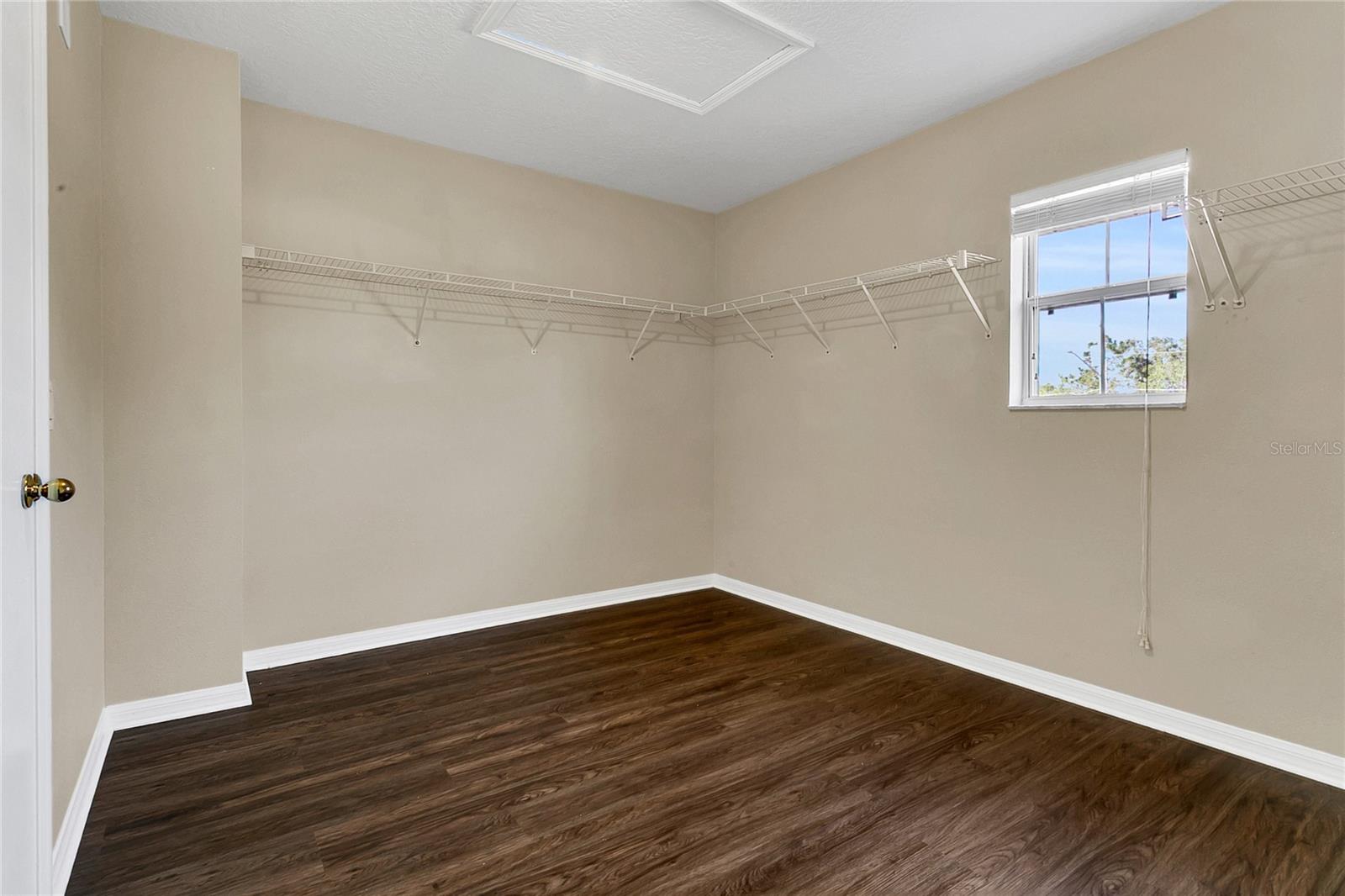 Image 17 of 34 For 1612 Redfin Drive