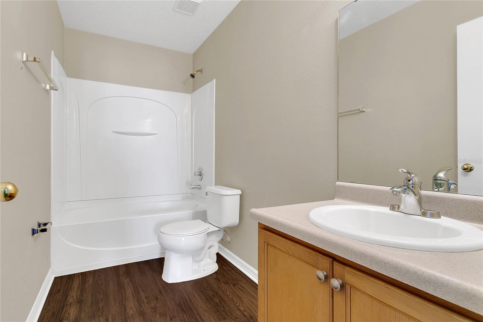 Image 18 of 34 For 1612 Redfin Drive