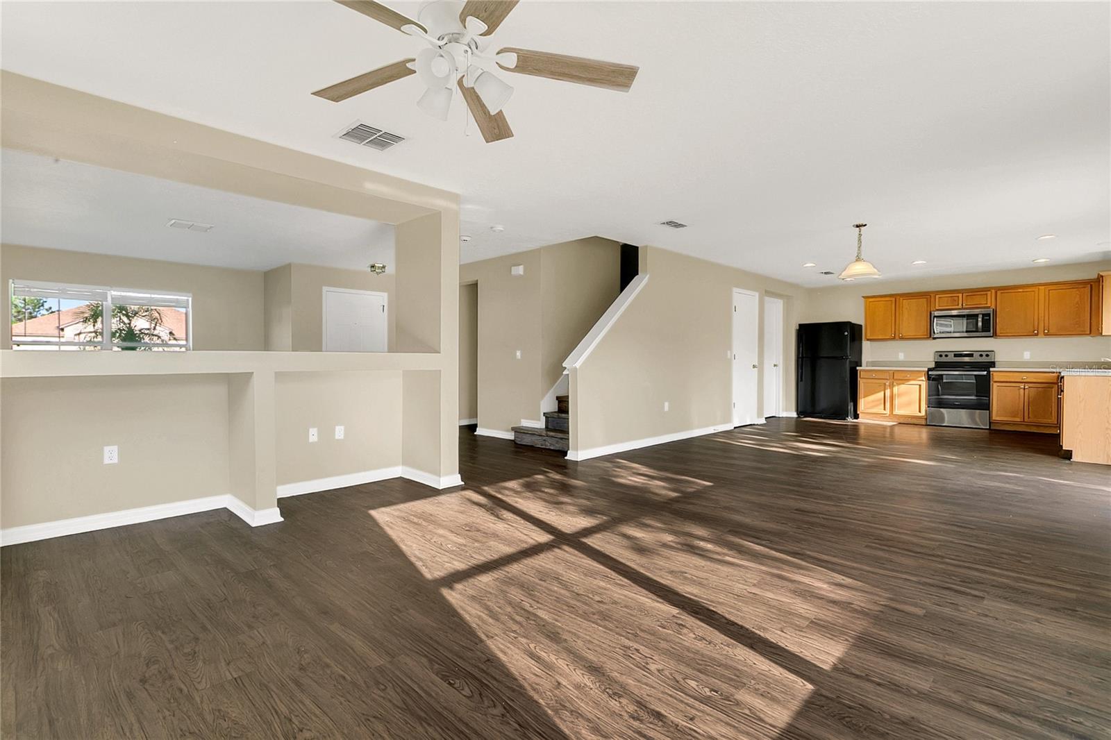 Image 4 of 34 For 1612 Redfin Drive