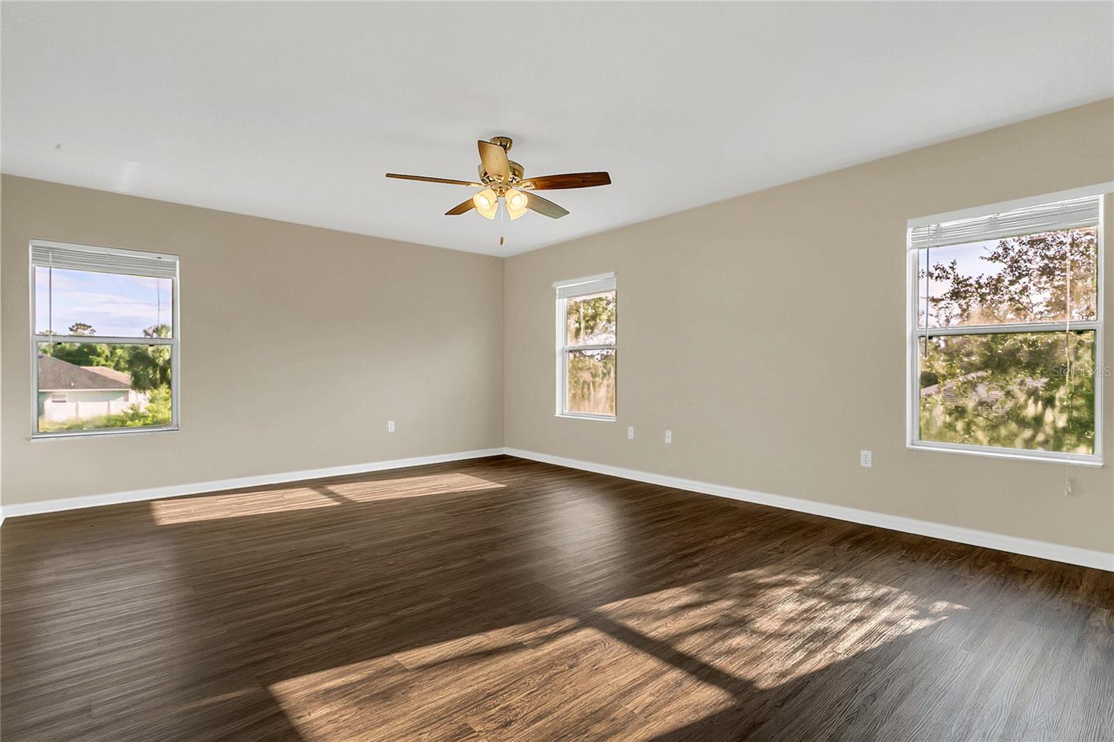 Image 9 of 34 For 1612 Redfin Drive