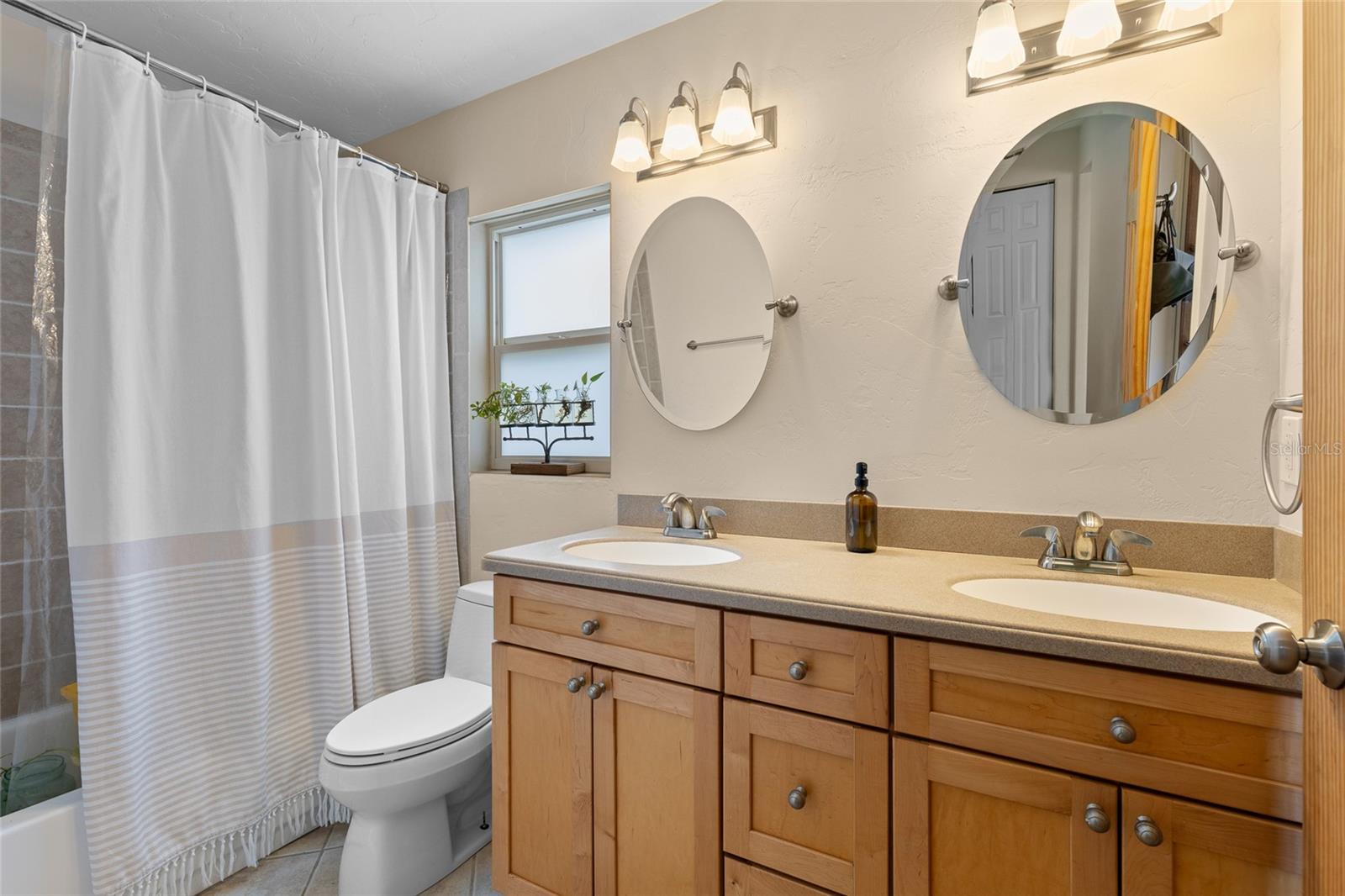 Image 26 of 45 For 1606 Burryport Drive