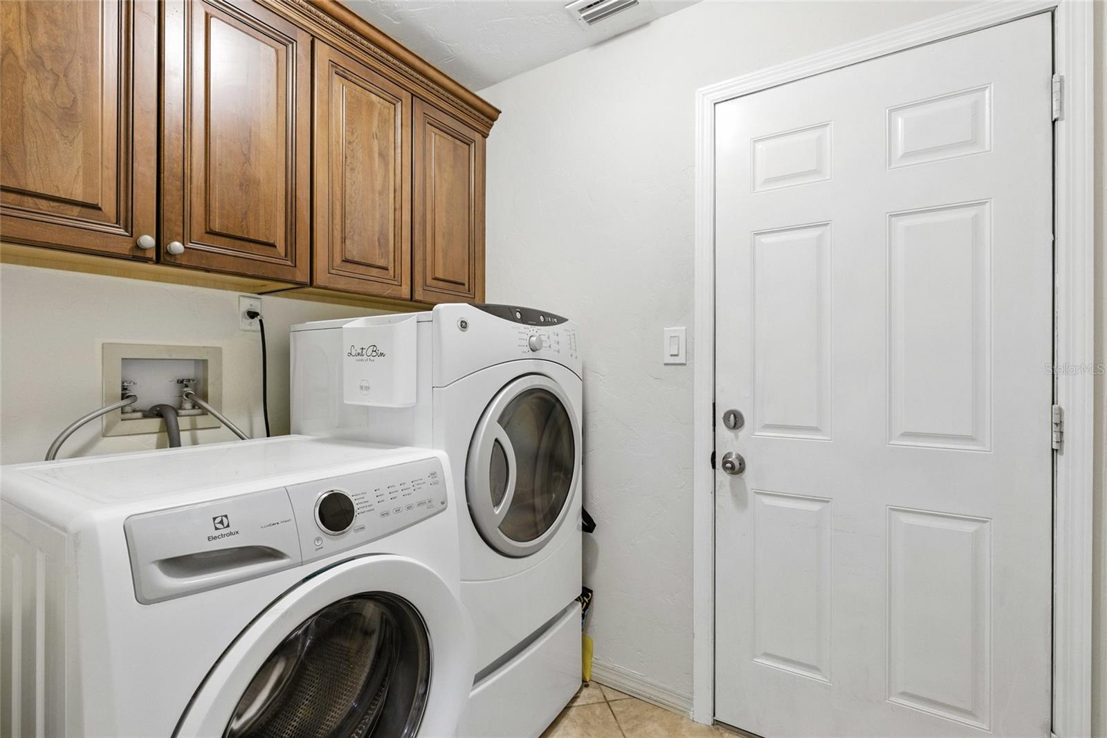 Image 28 of 45 For 1606 Burryport Drive