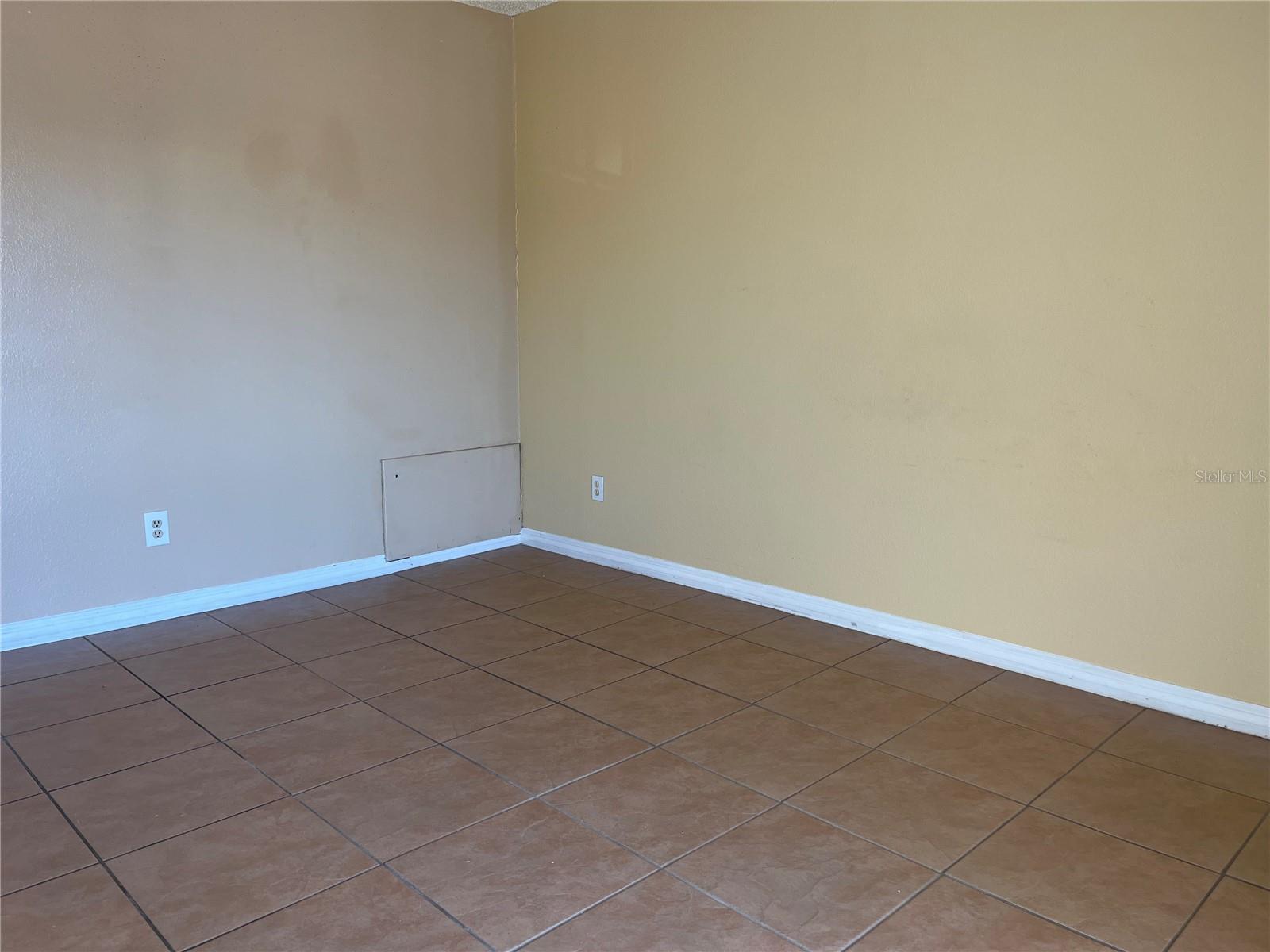 Image 12 of 15 For 2131 Cascades Boulevard 203