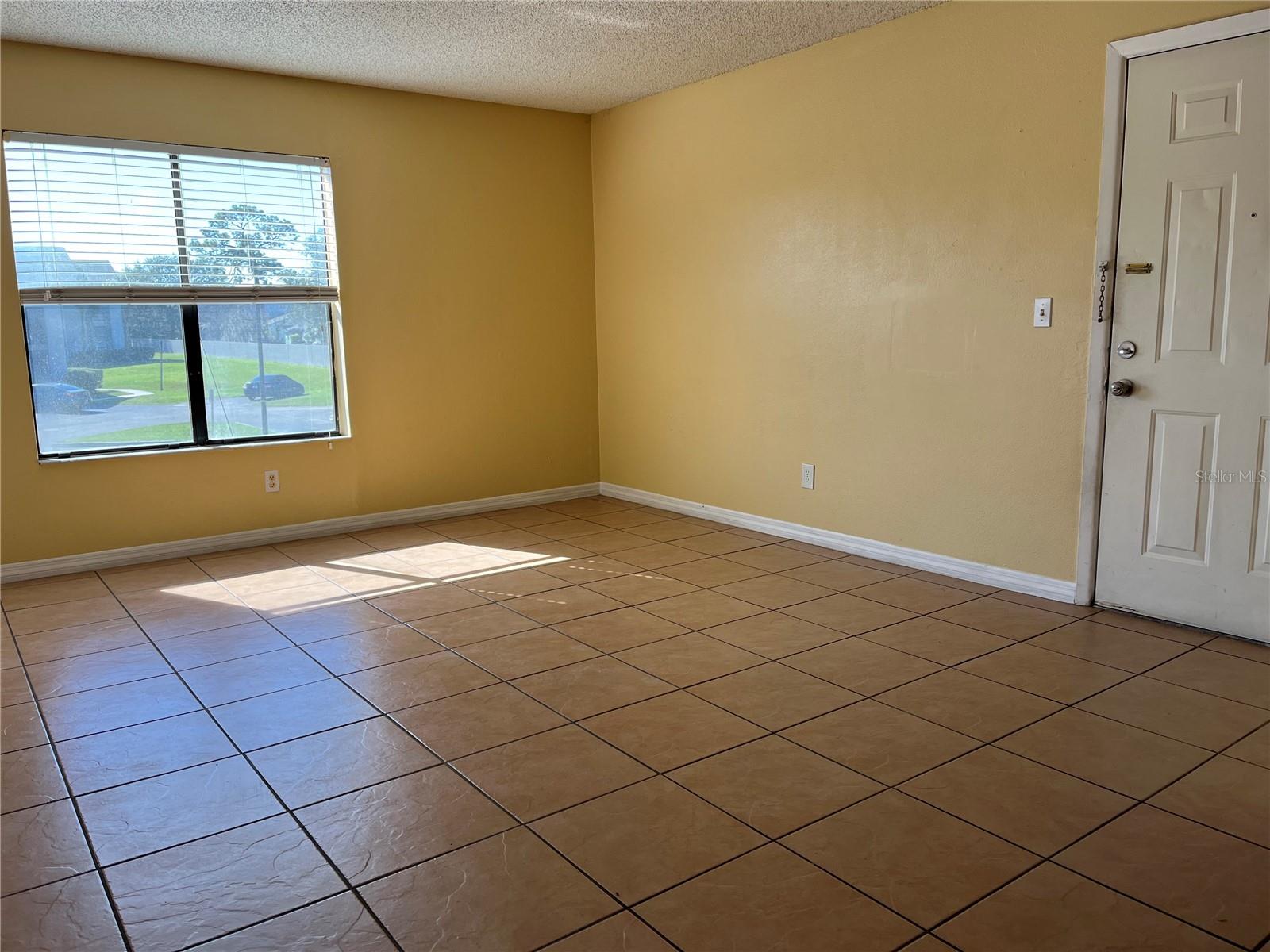 Image 5 of 15 For 2131 Cascades Boulevard 203