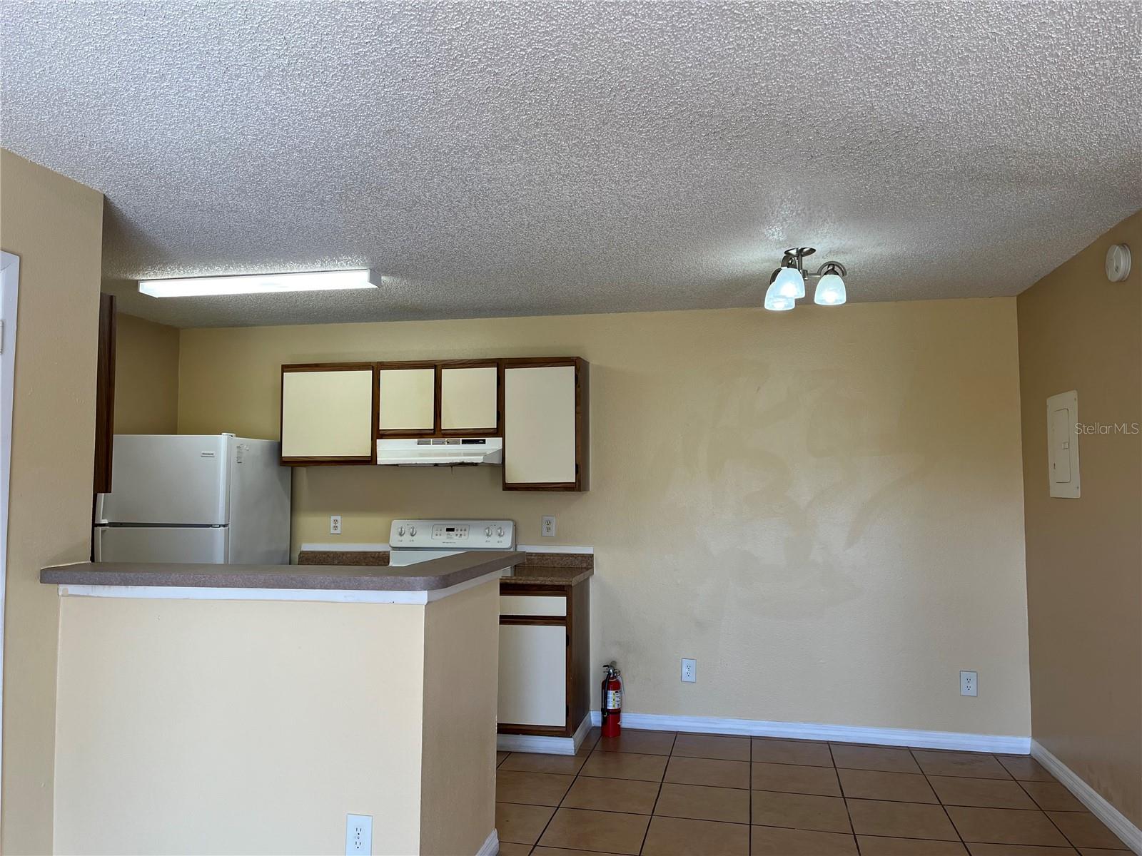 Image 6 of 15 For 2131 Cascades Boulevard 203