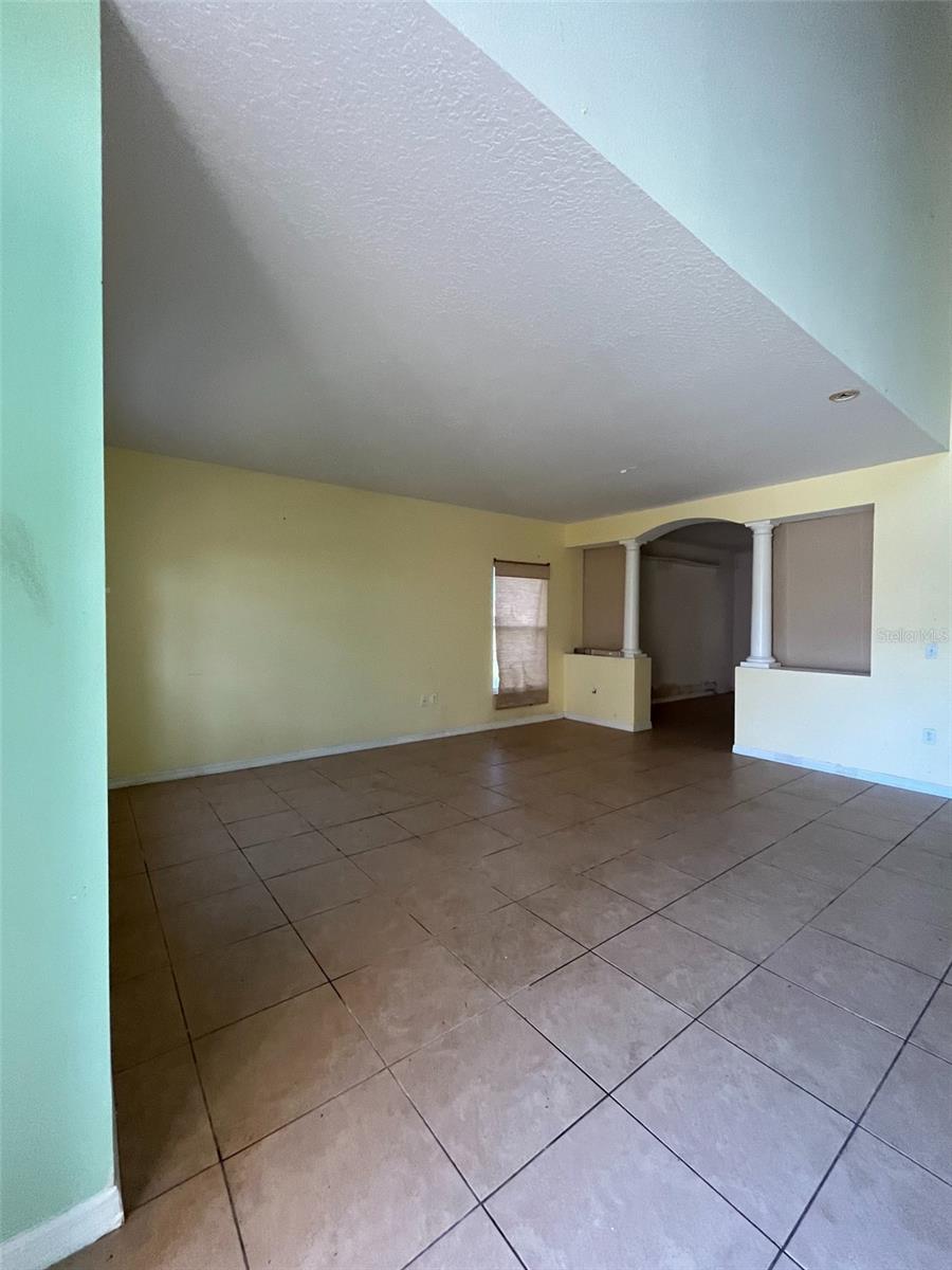 Image 14 of 48 For 402 Big Sioux Court