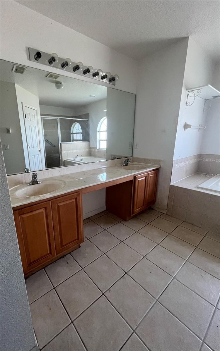 Image 32 of 48 For 402 Big Sioux Court