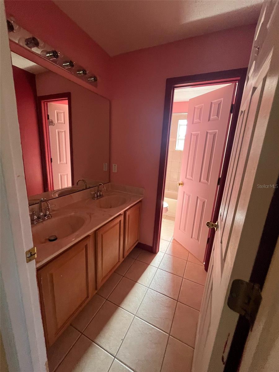 Image 45 of 48 For 402 Big Sioux Court