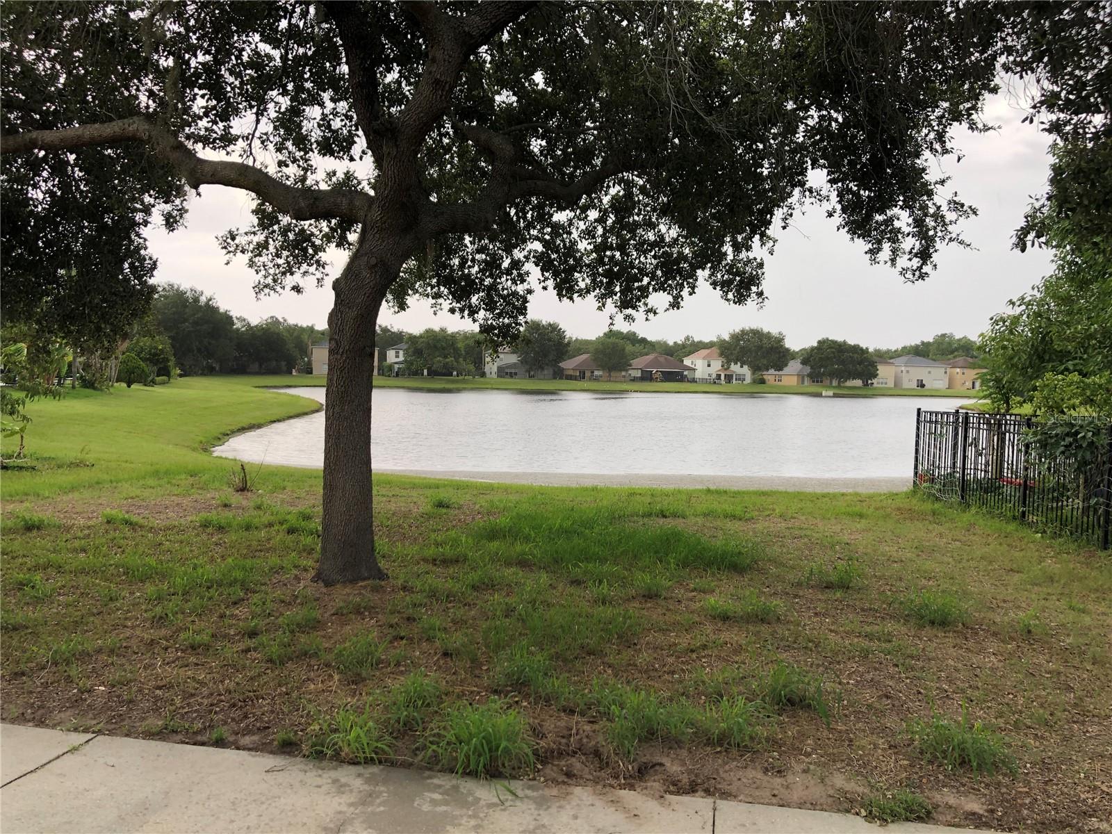 Image 4 of 14 For 13125 Oulton Circle