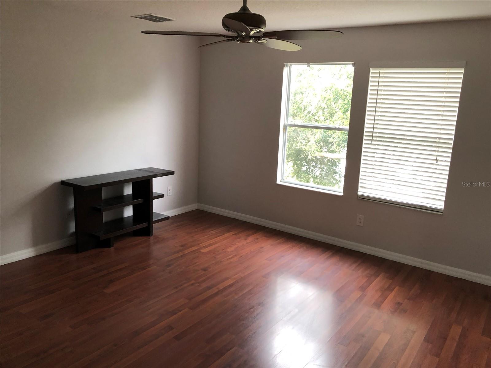 Image 6 of 14 For 13125 Oulton Circle