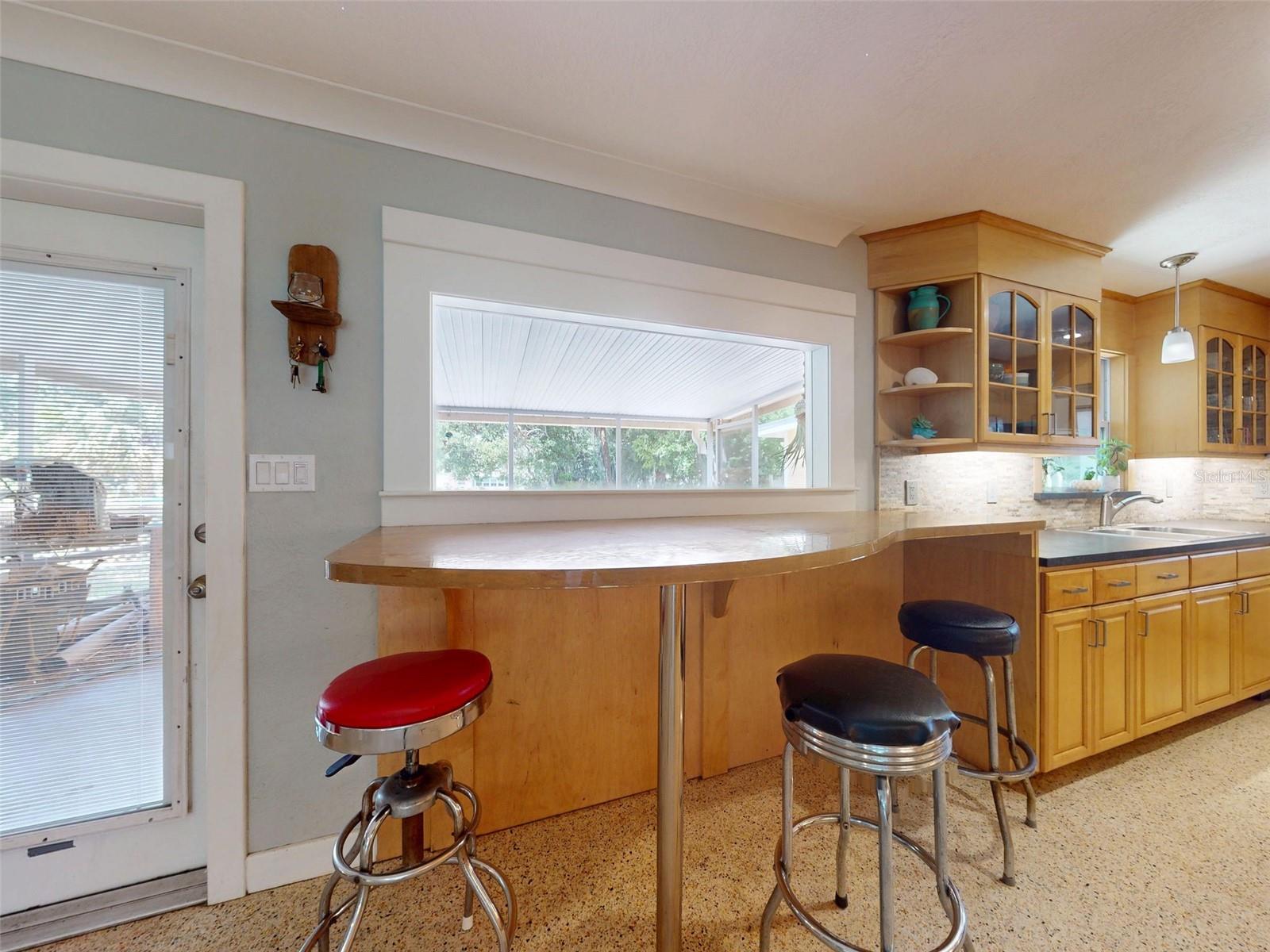 Image 13 of 45 For 706 Lynn Avenue