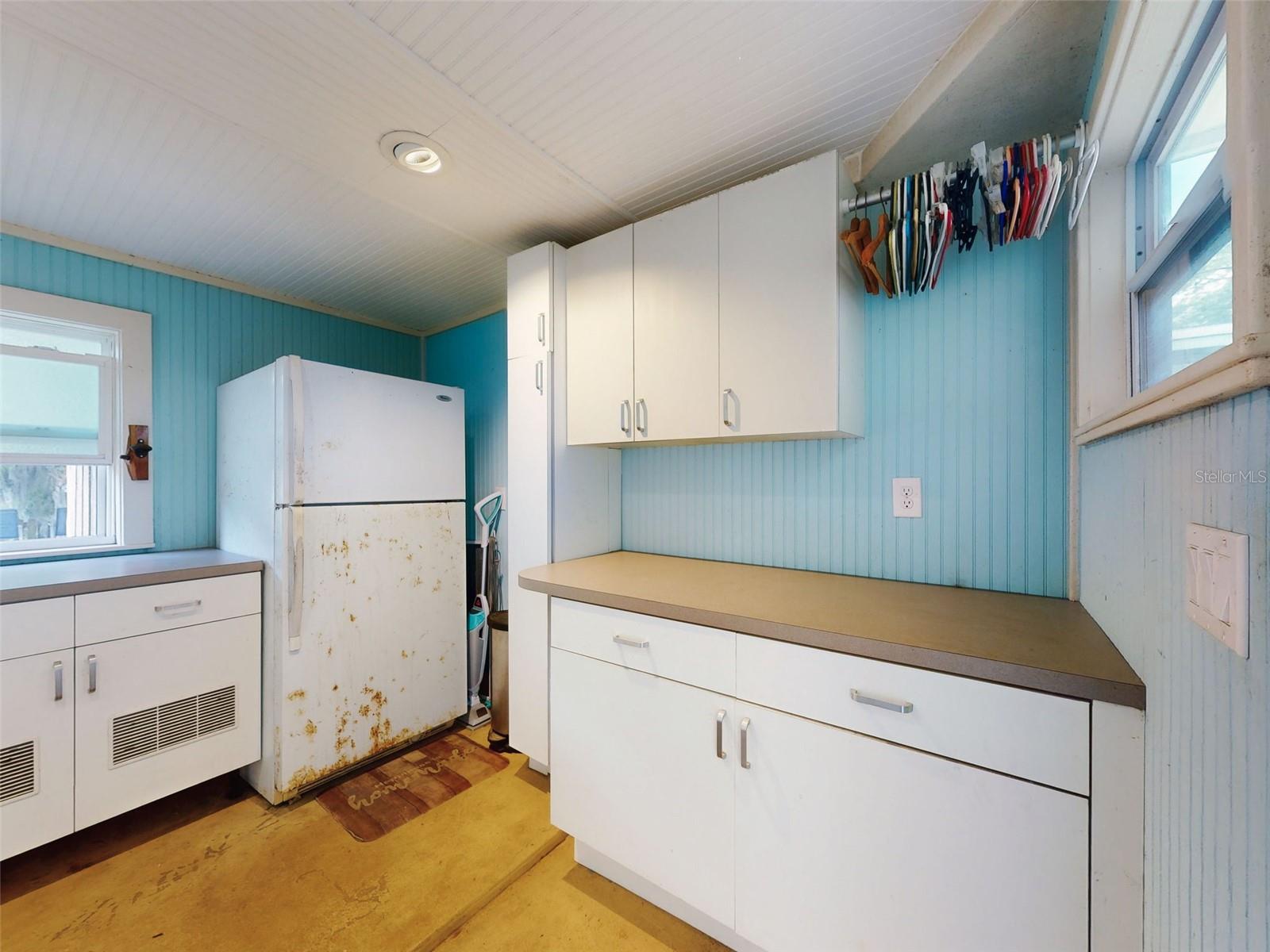 Image 31 of 45 For 706 Lynn Avenue
