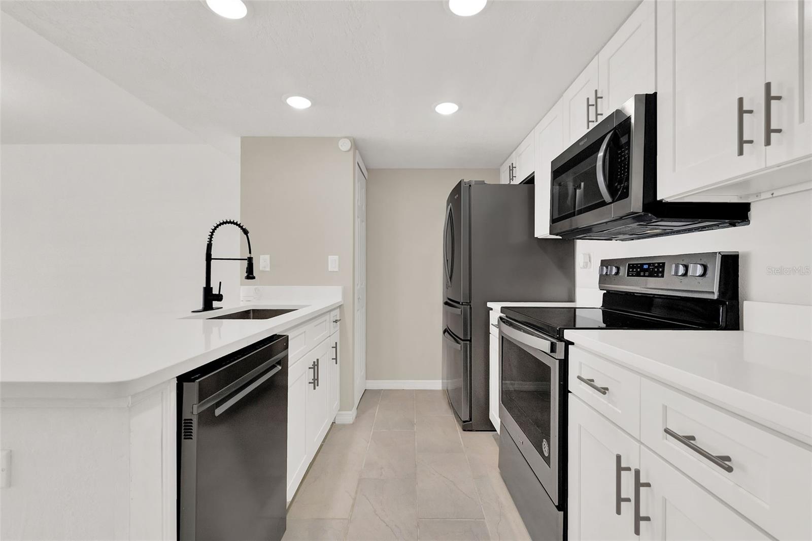 Image 10 of 30 For 2739 Poinciana Boulevard 77