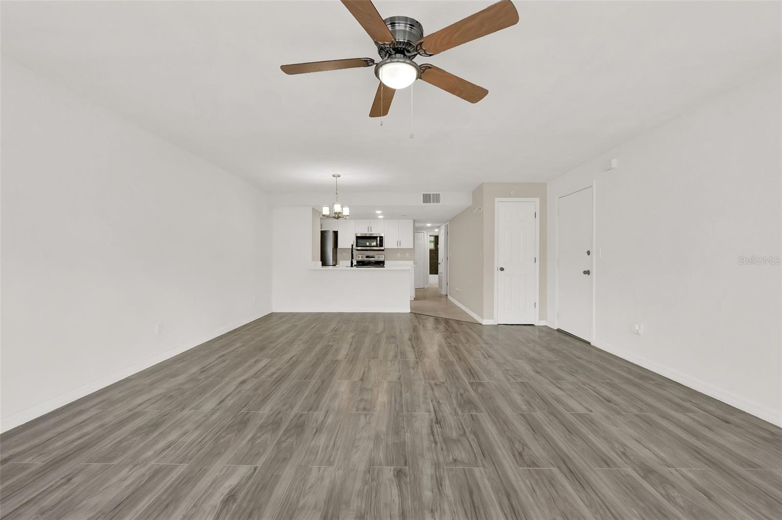 Image 7 of 30 For 2739 Poinciana Boulevard 77