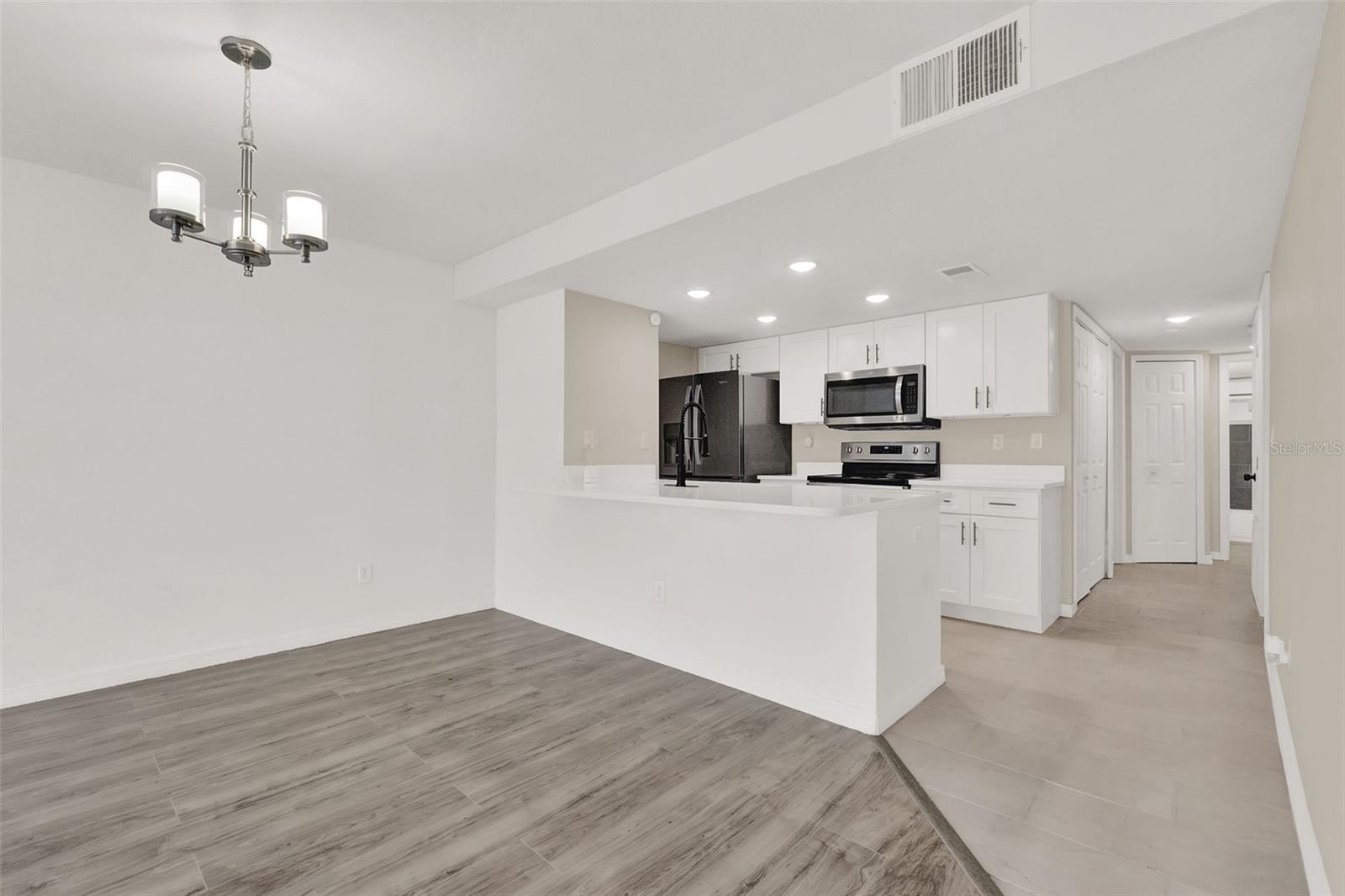 Image 9 of 30 For 2739 Poinciana Boulevard 77