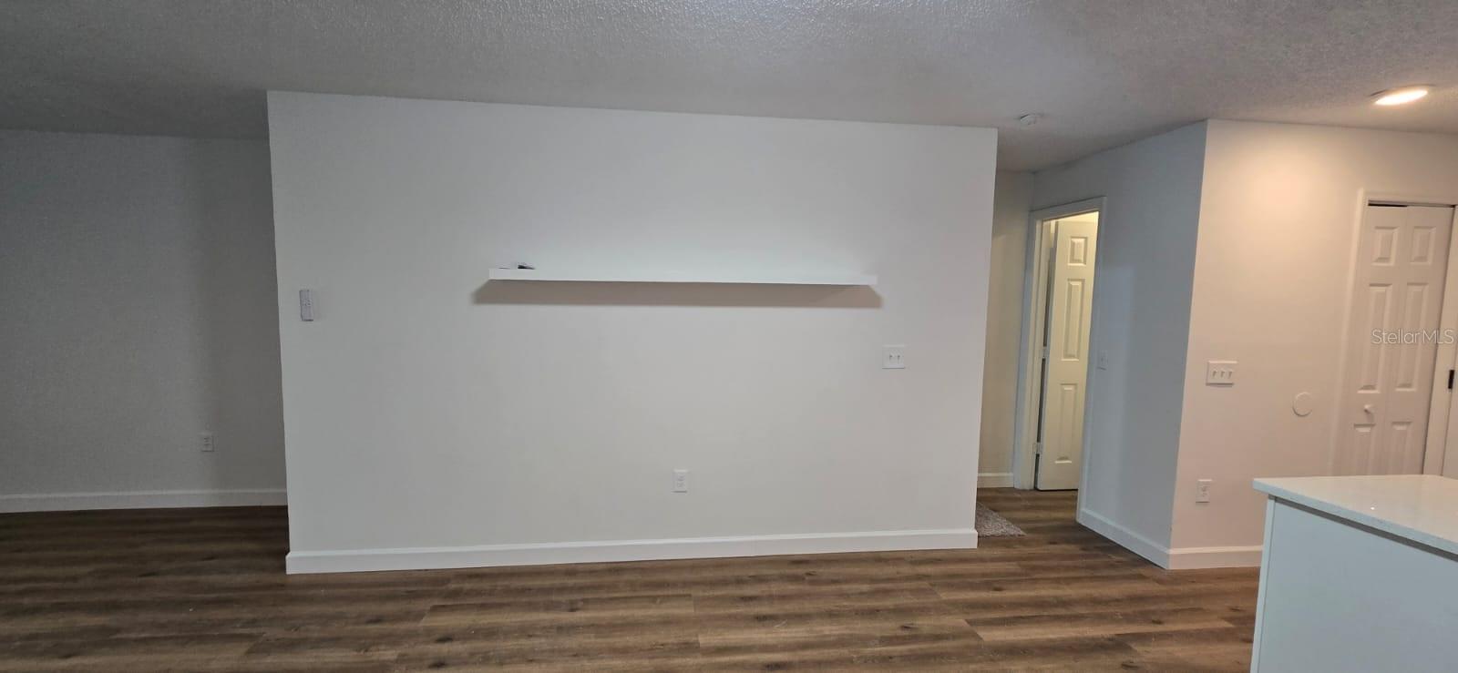 Image 4 of 12 For 669 Royalty Court A