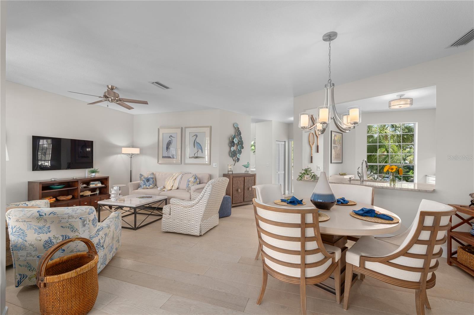 Image 11 of 28 For 8735 Lakeside Boulevard 210