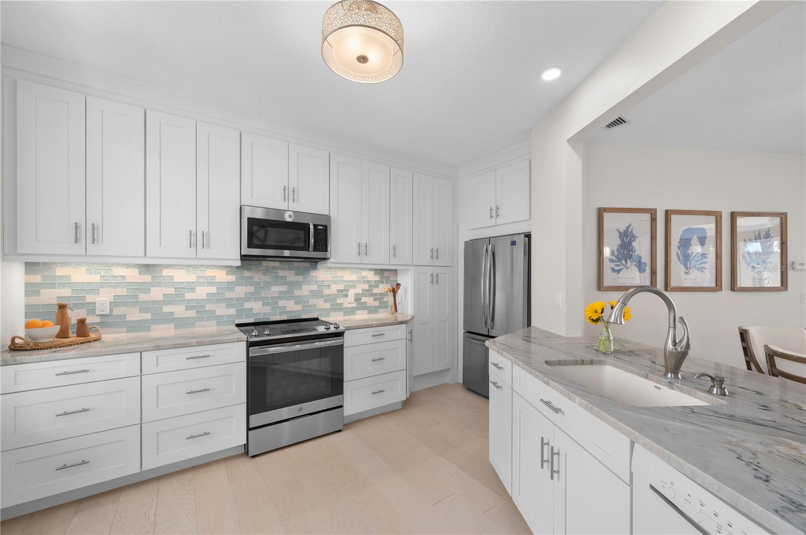Image 4 of 28 For 8735 Lakeside Boulevard 210