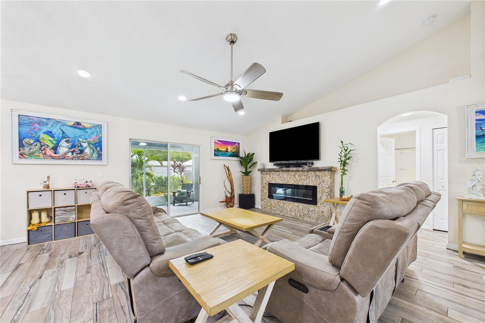 Image 22 of 100 For 8325 105th Court
