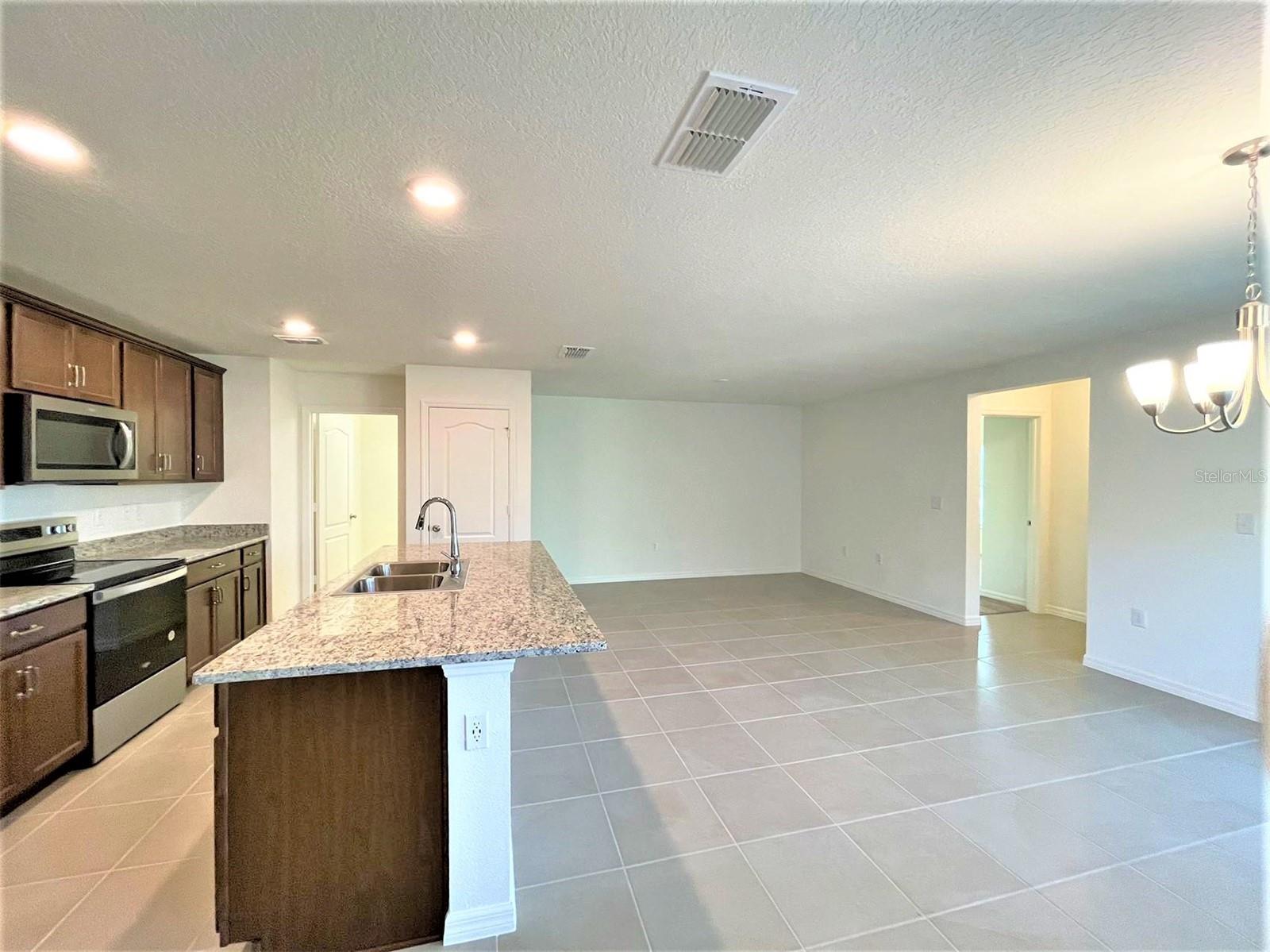 Image 10 of 46 For 1179 Papaya Circle