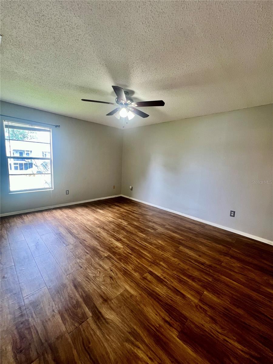 Image 11 of 29 For 808 Northlake Drive 808