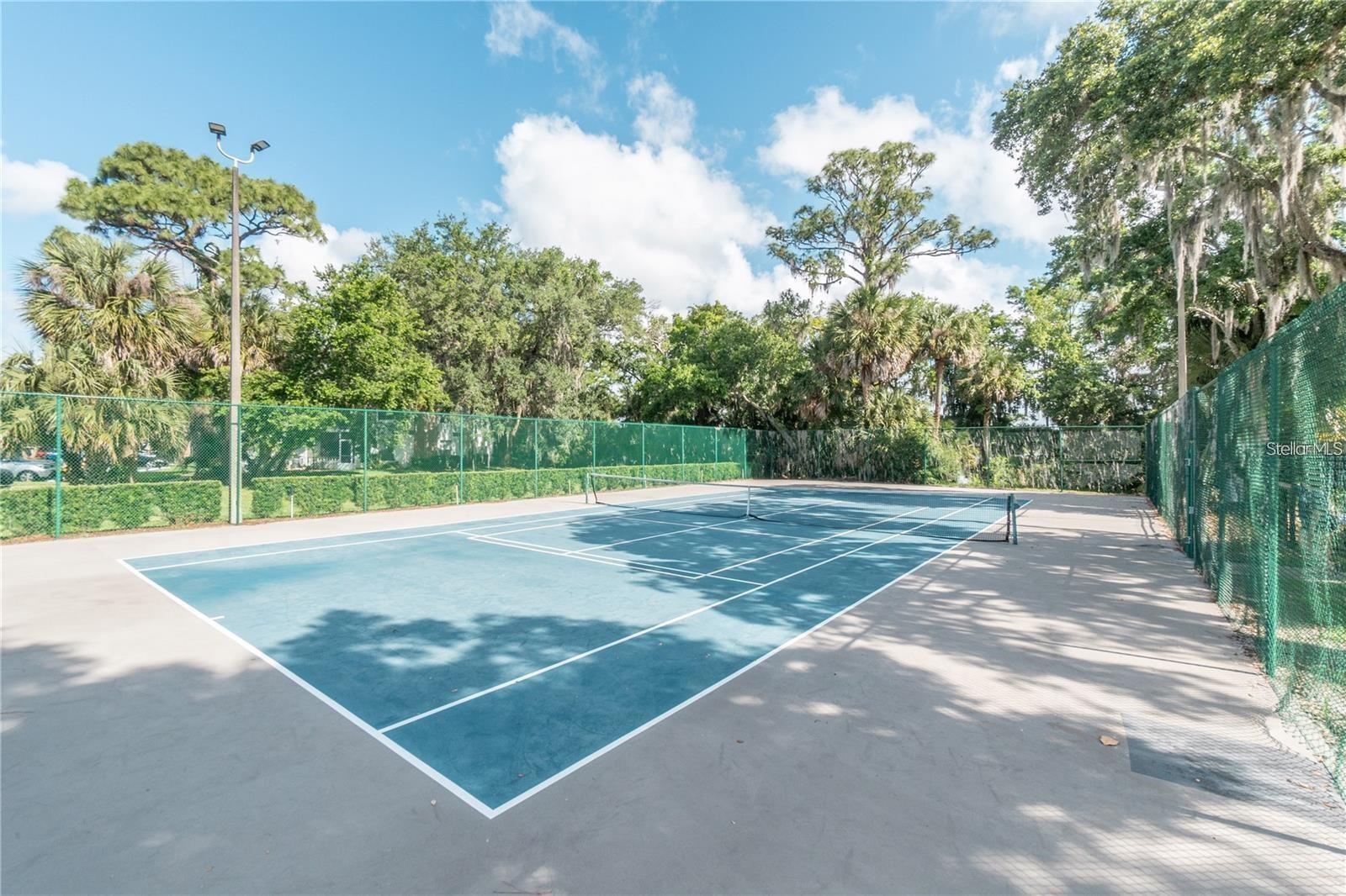 Image 20 of 29 For 808 Northlake Drive 808
