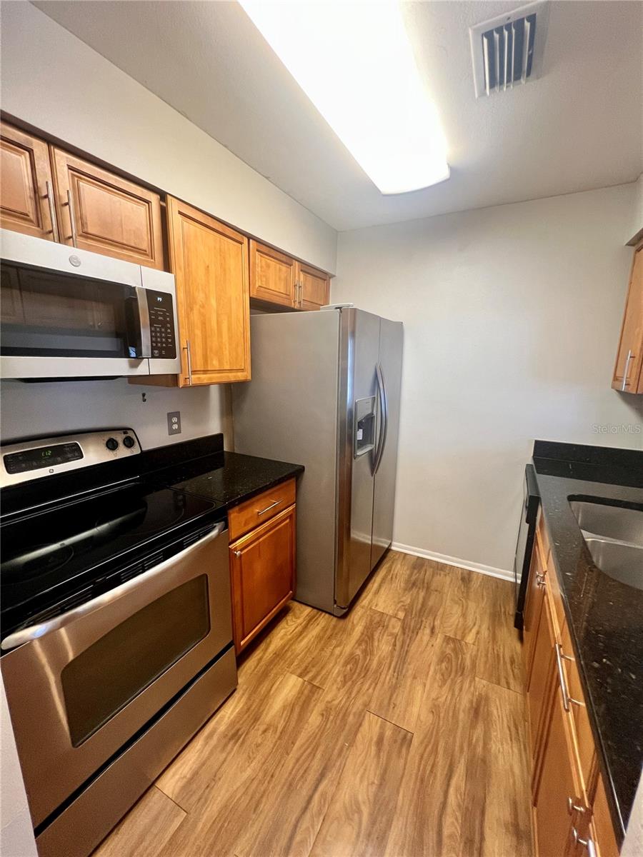 Image 7 of 29 For 808 Northlake Drive 808