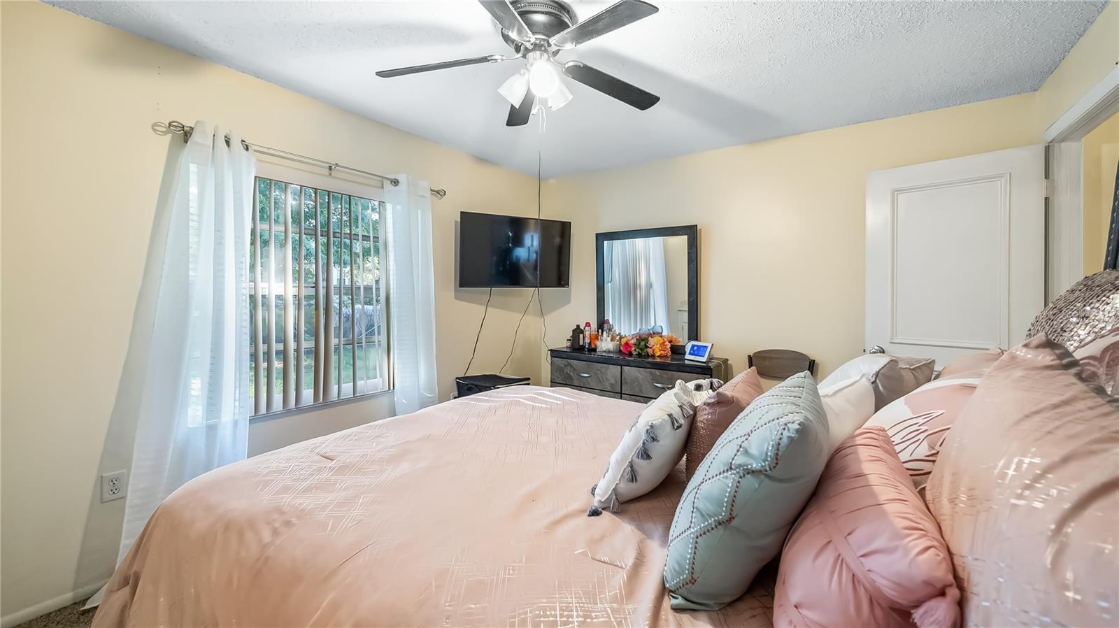 Image 11 of 14 For 1073 Woodman Way
