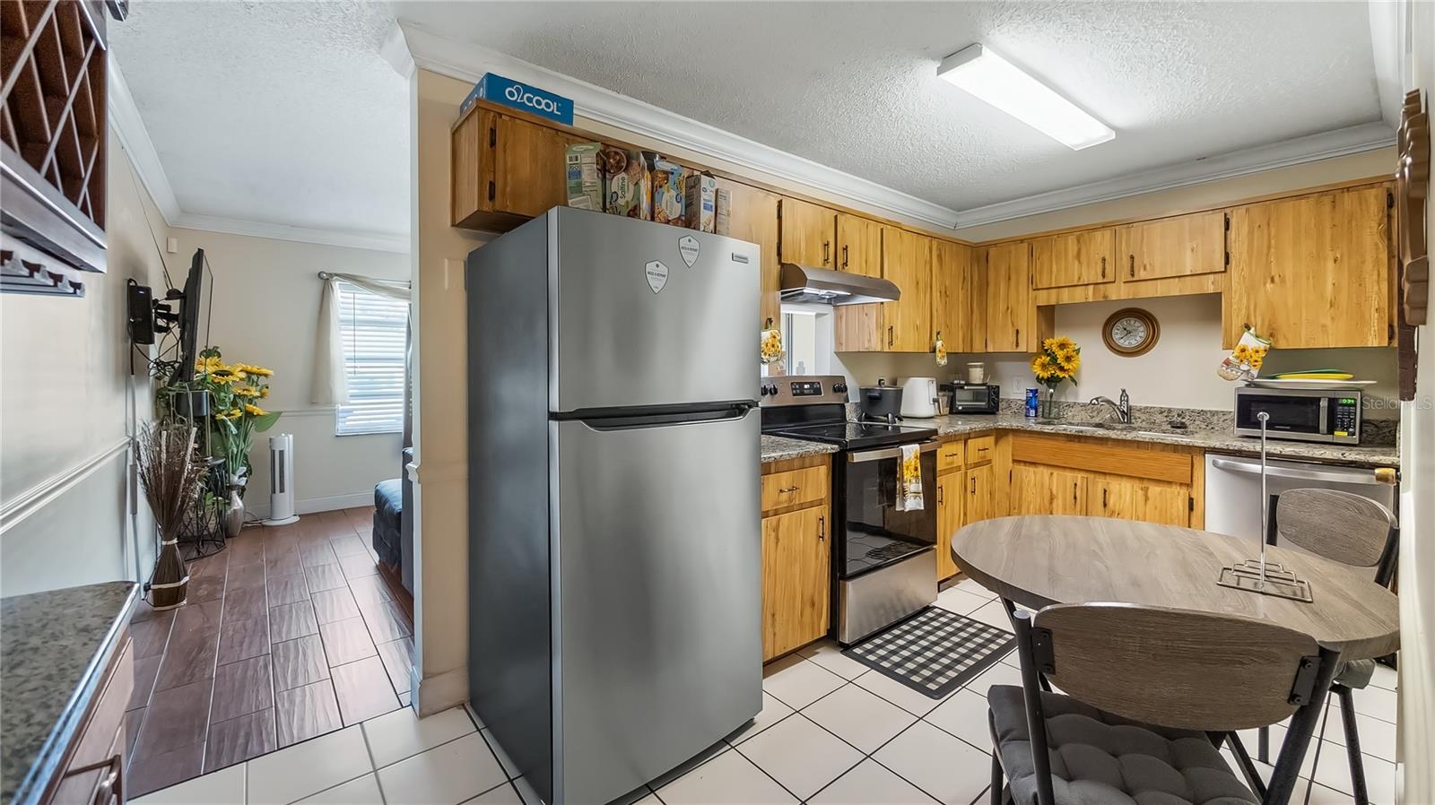 Image 6 of 14 For 1073 Woodman Way