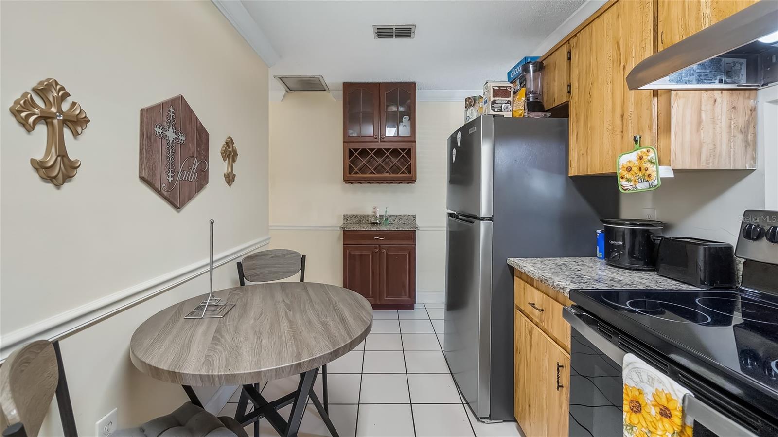 Image 7 of 14 For 1073 Woodman Way