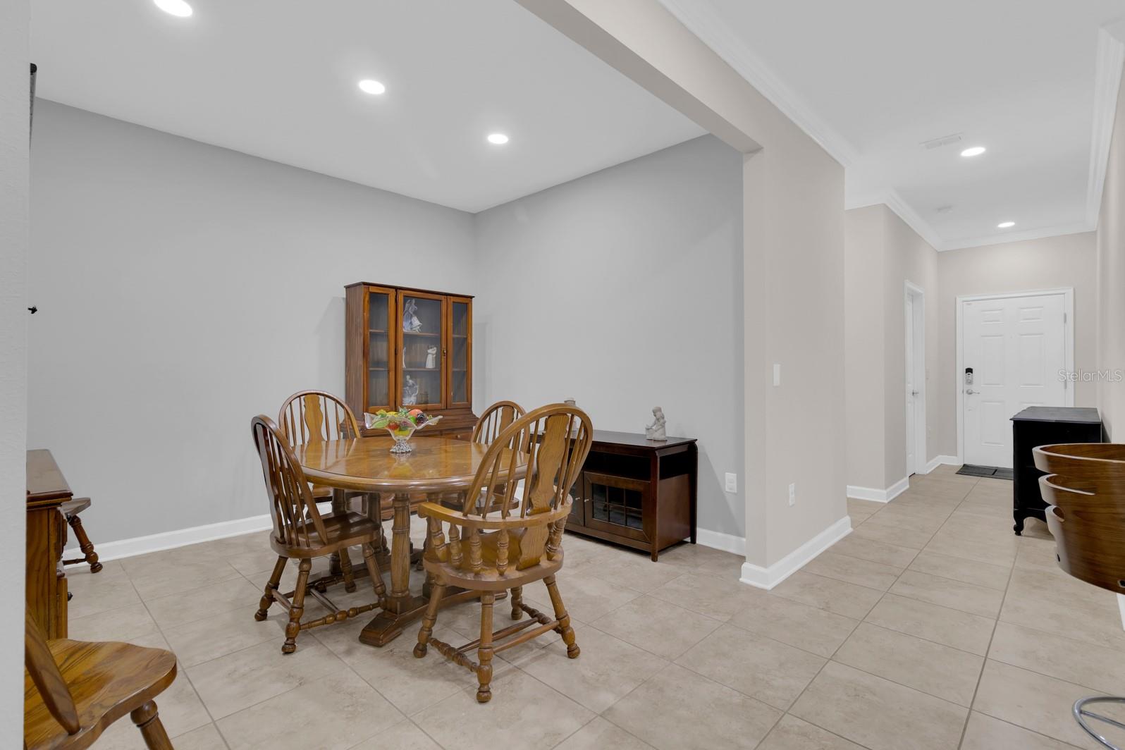 Image 18 of 51 For 3550 Fairwaters Court C