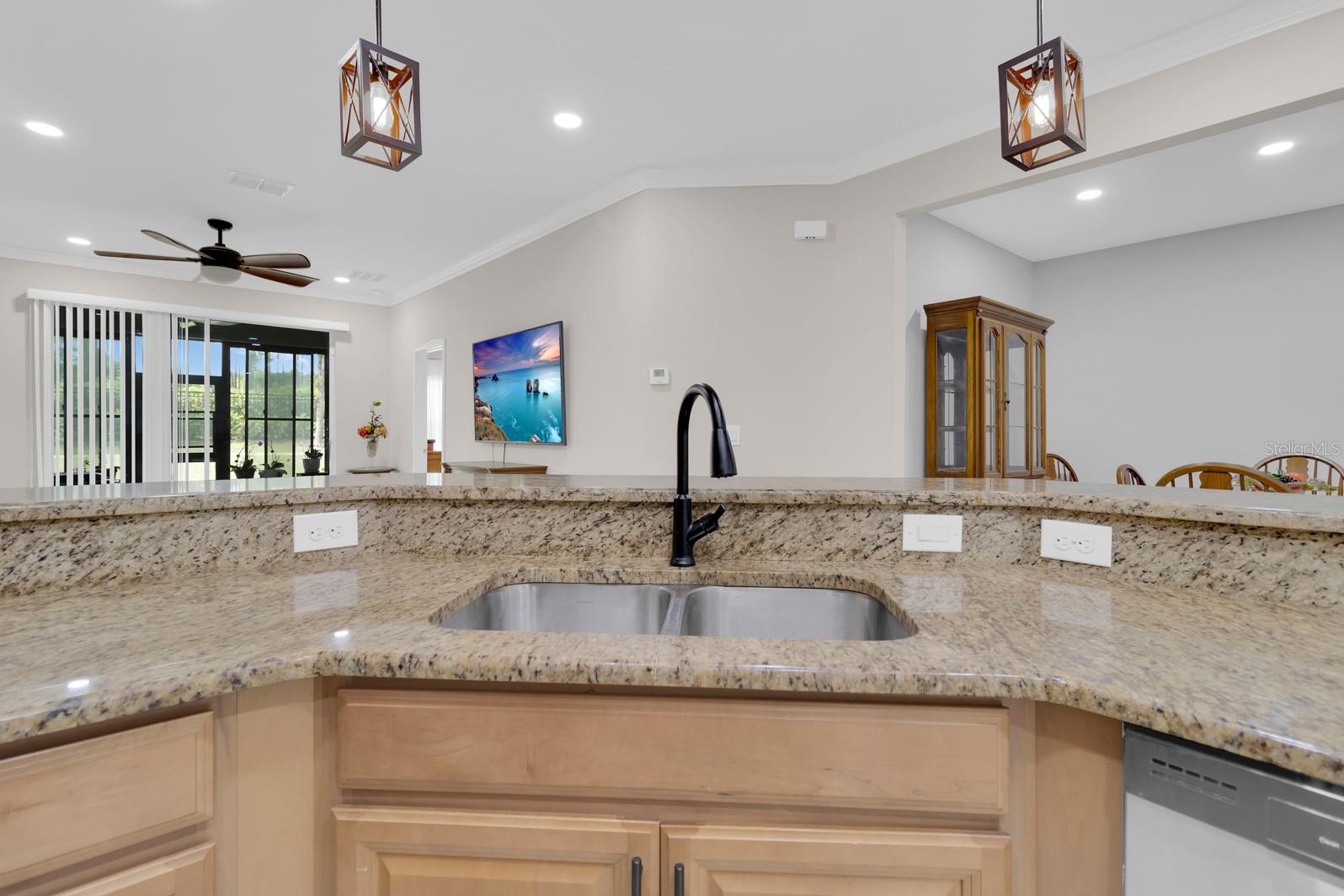 Image 26 of 51 For 3550 Fairwaters Court C