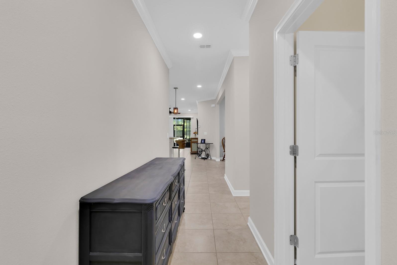 Image 28 of 51 For 3550 Fairwaters Court C