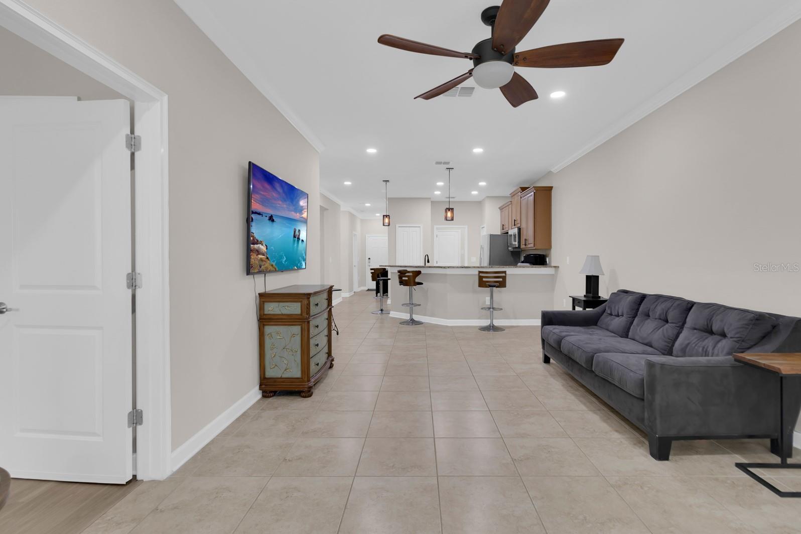 Image 3 of 51 For 3550 Fairwaters Court C